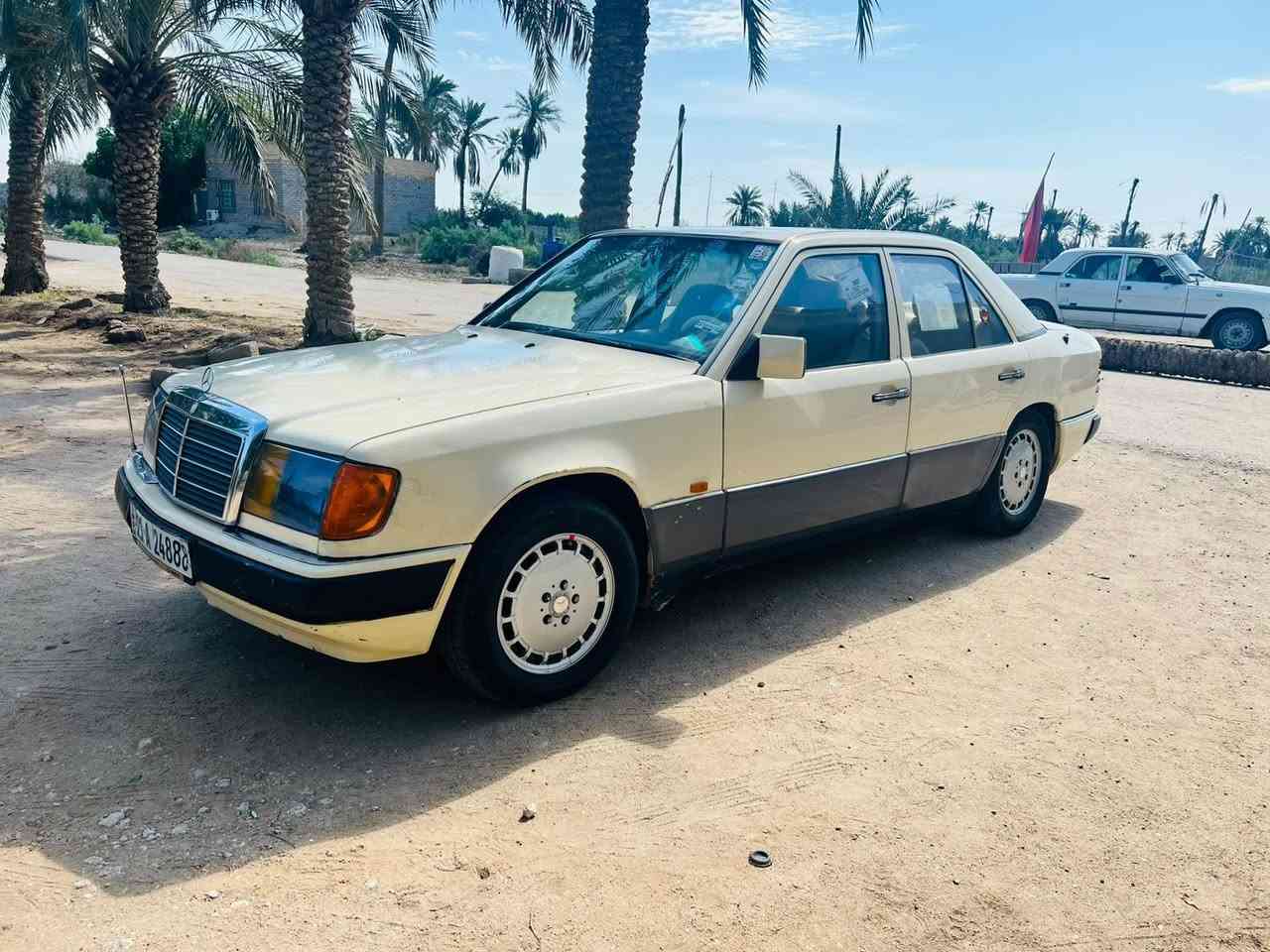 مارسدس دب موديل 1992 رقم سليمانيه انكليزي تبريد ثلج كير جديد شاديلها محرك بطة شرط لا صرف لا بخار صدر جديد تايرات جديدة كهربائيات شغالة سيارة نضيفه جوم كهربائي فتحة سلايت 

السعر 40 وبيه مجال عنواني كركوك اتصال فقط 

***********
