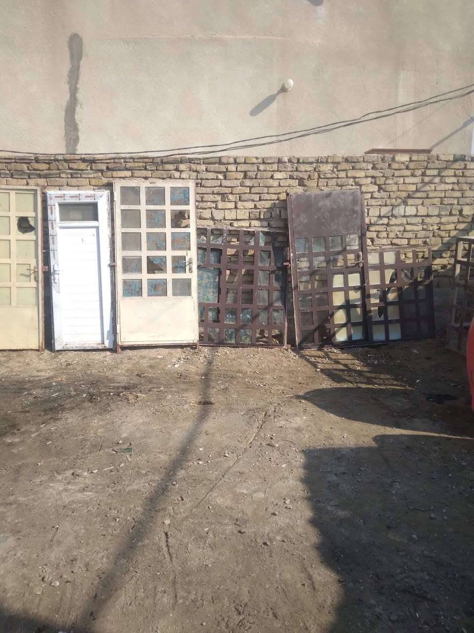 للبيع بوب وشبابيك مكان بغداد***********
