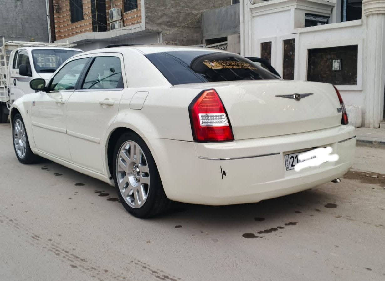 السلام عليكم اوباما موديل 10 سياره جاهزه ما بها اي نقص فول مواصفات حلوه جاهزه
بيها قصه جنطه///ادوات ادوات ادوات//
ماكينه 3600 حداديه كهربائيات جاهزه السياره 
///السعر 52 ورقه وبيها مجال 
العنوان بغداد//رقم الهاتف 
***********
