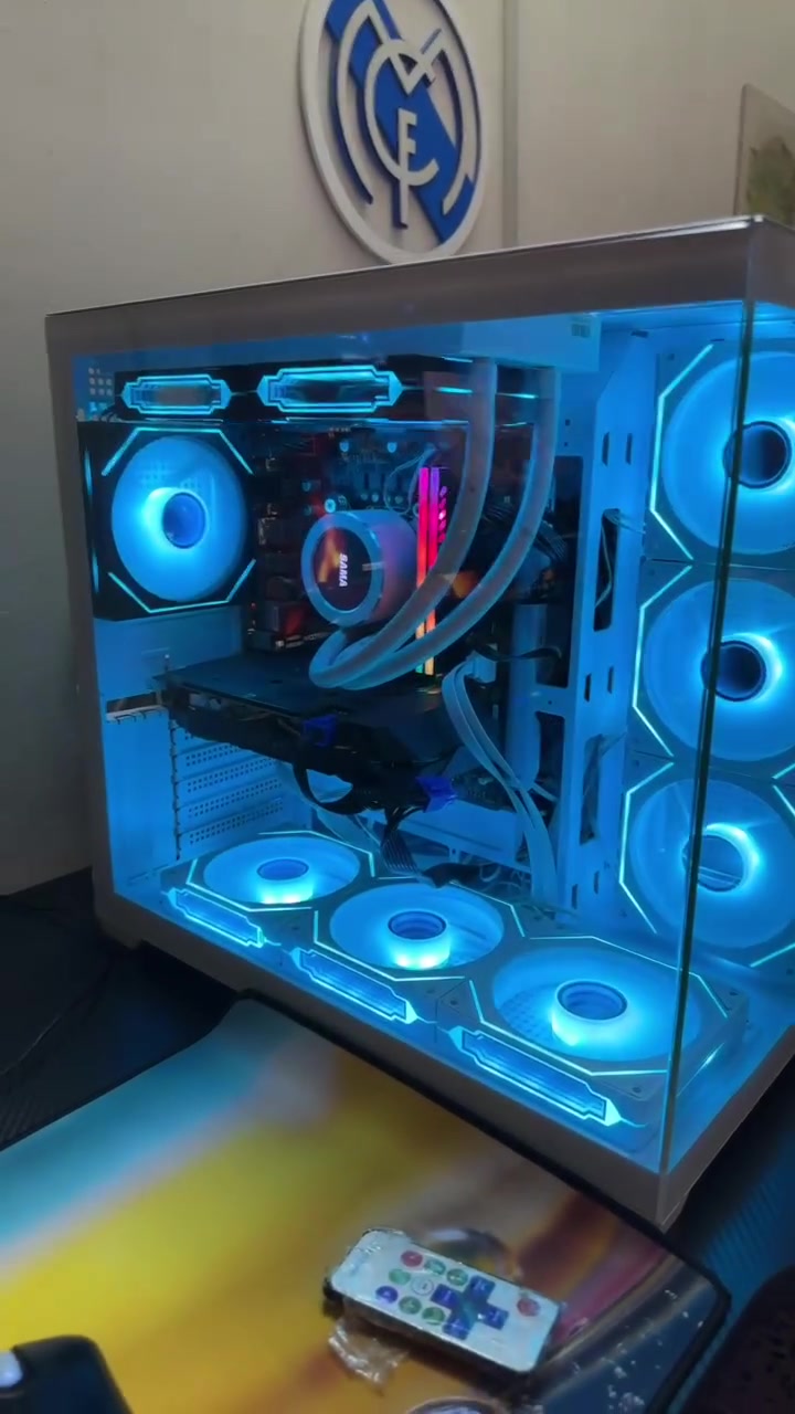 سلا م عليكم PC البيع
معالج: Intel i5-11400F (الجيل 11).
 الرام: 16 GB (بسرعة 2666 MHz).RGB
 كرت الشاشة: RTX 2060 (بمساحة 6 GB)
 SSD WD 500 GB هارد
 HDD Seagate 2 TB هارد
 : H510M S2H. نوعها Gigabyte بورد 
مبرد ماىي RGB 
شاشه ازوز/ حجم 24/ 144هرتز
سعر ٩٠٠بيه مجال


**إذا كنت صاحب هذا الإعلان وتريد حذفه لأي سبب، رجاءا أرسل رسالة إلى الدعم الفني**