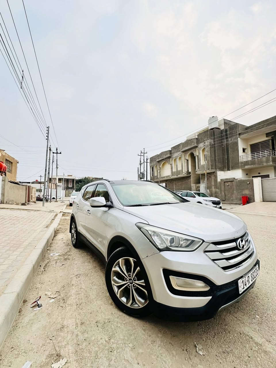 السلام عليكم هوندلي سنتافيه 14 خليجي 
6 سلندر 
فور ويل 
السيارة فول عدا البصمه 
بيها تبديل جاملغ وصبغ ربع من البنيد 
السيارة باسمي
مكينة گير كفالة 
السعر 163 وبيها مجال 
الإستفسار ***********
