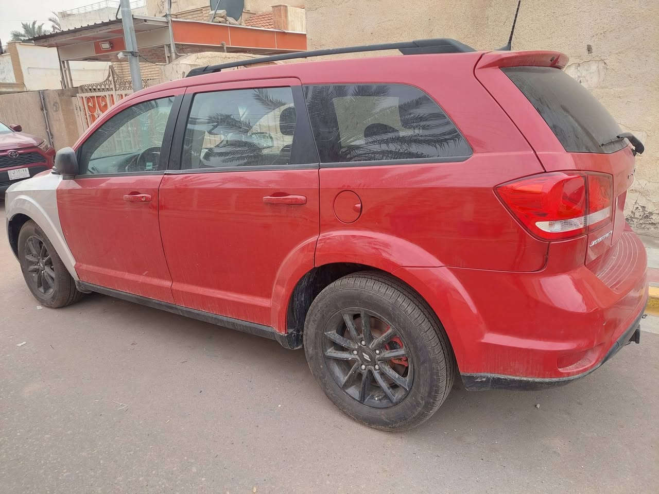 من رخصة مدير الكروب 
عندي سيارة للبيع دوج جورني موديل ٢٠١٩ ستة سلندر للاستفسار الاتصال على الرقم *********** مرقمة ميسان حادثها جاملغ ايسر  السعر ١٢٥ ورقة
