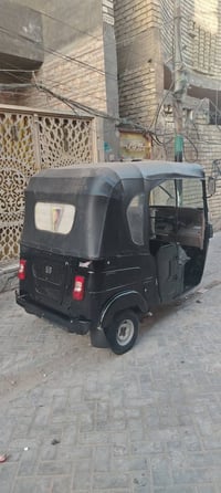 تكتك موديل 22 شهر 12 رقم وسنويه بغداد تصال 07727530866