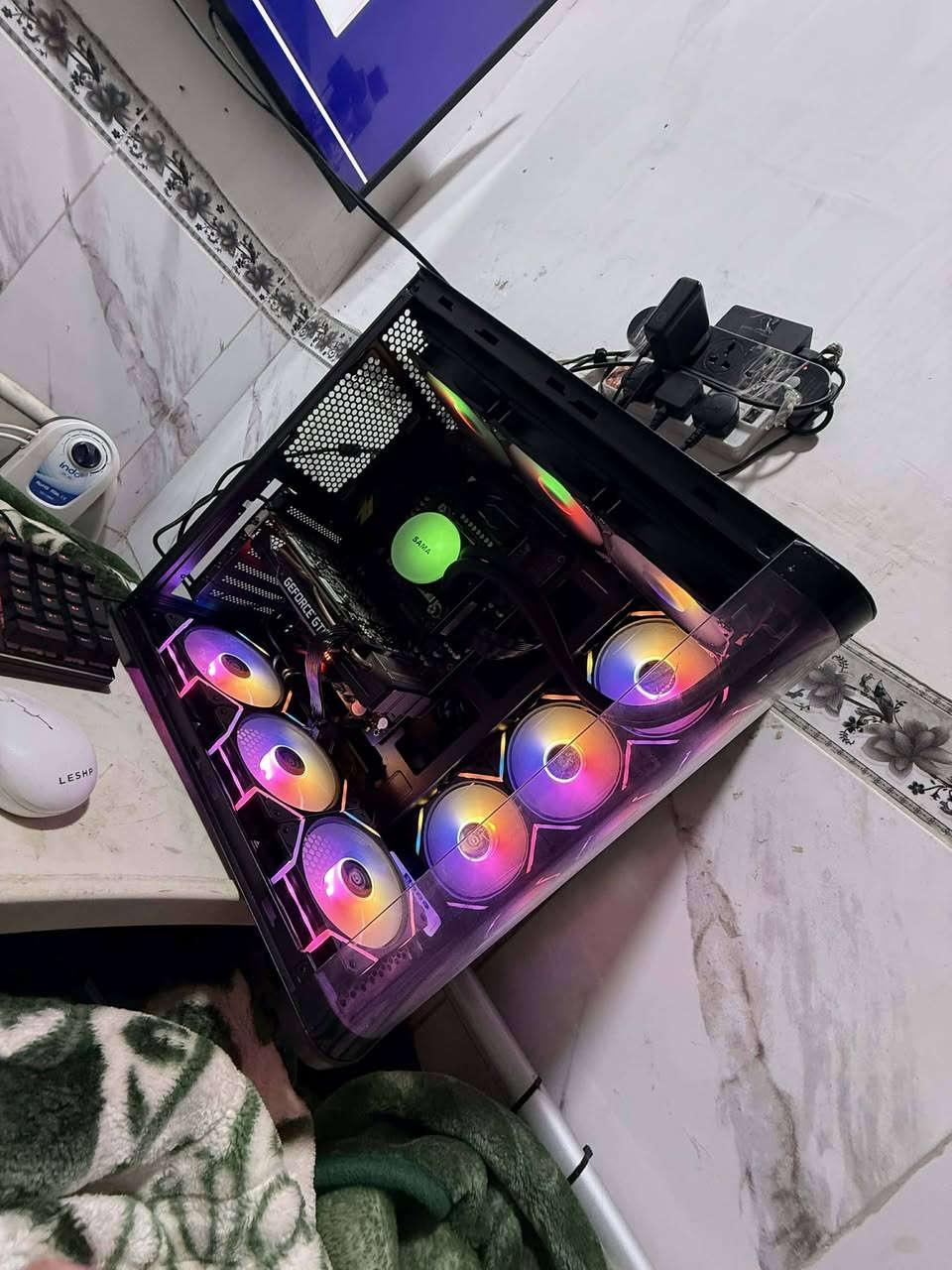 السلام عليكم - تجميعة اكستريم حلوة و مرتبة و ابيعها بفلوسها

CPU I7 6800K معالج اكستريم وليس عادي (جديد)

+ تبريد مائي 360 من براند ساما مستخدم بحالة ممتازة جدا (اخو الجديد )

M.B اعلى فئة من مشينست و اكبر حجم X99 PRO  (جديد)

GPU GTX 1660 TI (مستخدم)

RAM DDR4 16X2 32GB 3200MHZ (جديد)

M.2 GEN3 128GB (جديد) (WINDOWS 11 PRO)

PSU 1000W GOLD +80 (جديد)

CASE عملاق وفخم و جددددييييد البارحة اشتريتة و شديتة
Jungle Leopard AC-01 Mid Tower ATX Gaming Black
7 مراوح و هب من براند ايگو جديد

ادبتر usb 3.0 يحتو على 7 منافذ

ادبتر واي فاي و بلوتوث

التجميعة اكثر القطع جديدة و البارحة جهزت و تم تعريف القطع و التحديث و جاهزة بدون اي مشاكل

السعر 550.000 

الضمان شهر
يشمل الضمان الخلل التقني فقط
 وليس الكسر او سوء خدمة الكهرباء
و الضرر من طرف المستخدم


**إذا كنت صاحب هذا الإعلان وتريد حذفه لأي سبب، رجاءا أرسل رسالة إلى الدعم الفني**