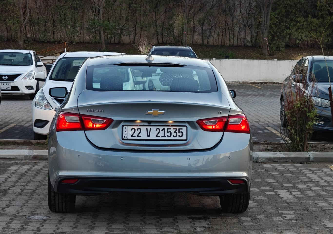 دخول جديد 
شوفرليت ماليبو LT 
موديل 2024
ماشيه 76.000 الف كيلو  
محرك 1.5 توربو 
اللون رصاصي (صدر الحمام)
تشغيل عن بعد 
تبريد قطعتين 
حساسات خلفيه وكامرة ورادار
كشنات تدفئه 
رادار وتحذير تصادم
الضرر 
قطعتين صبغ امريكا طلعت بيها جاملغ وباب خلفي جهة السائق 
بدون دواخل 
ايرباكات كلها سليمه 100%
لايتات وراديترات كله بلاديه 
رقم الشاصي مرفق بالصور
-------------
السياره جاهزه جديده بدون اي نقص 
اي مشكله مابيها كلشي بلادي
كير ومحرك وتبريد وكهربائيات وتحويل بشرط 
طخم تايرات جديد
رقم اربيل شرط تحويل ثاني يوم 

السعر 138 وبي مجال بسيط 
العنوان اربيل 
***********
***********
