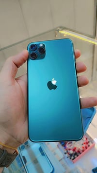 آيفون 11 برو ماكس • ٢٥٦ • بطاريه ٩٠