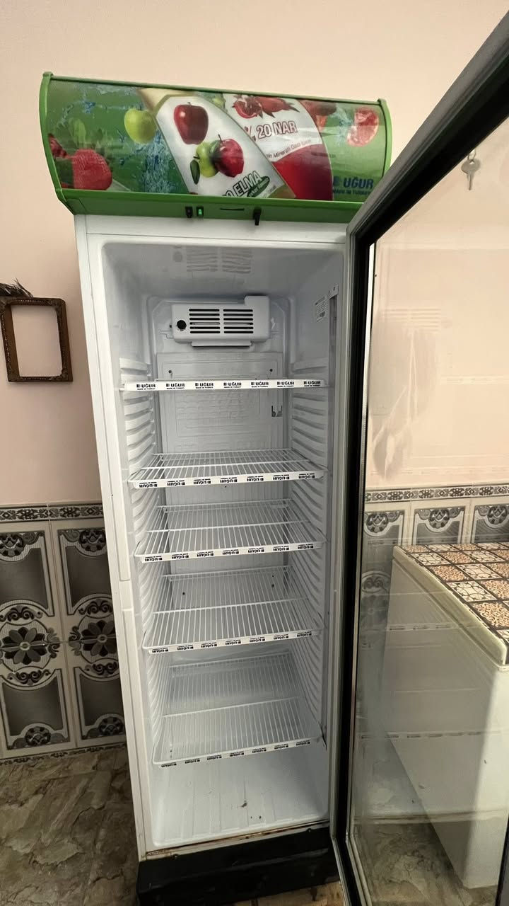 السلام عليكم 
عارضة للبيع كما مبين في الصوره جديد نضافة فول مستخدم اشهر قليله معروض للبيع بسب الحاجه الماديه التواصل ع الارقام التاليه

‭0781 615 8427‬
***********
