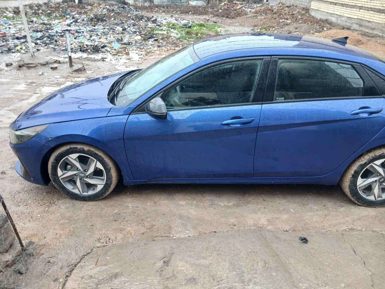 سيارة الانترا للبيع أمريكي بيها جاملغ أمامي وبنيدعدا الداخل سيارة نظيفة مكينه نضيفة السيارة مكفولة عدا الذكرتهن للإستفسار  ***********مكاني بغداد الغزاليه
