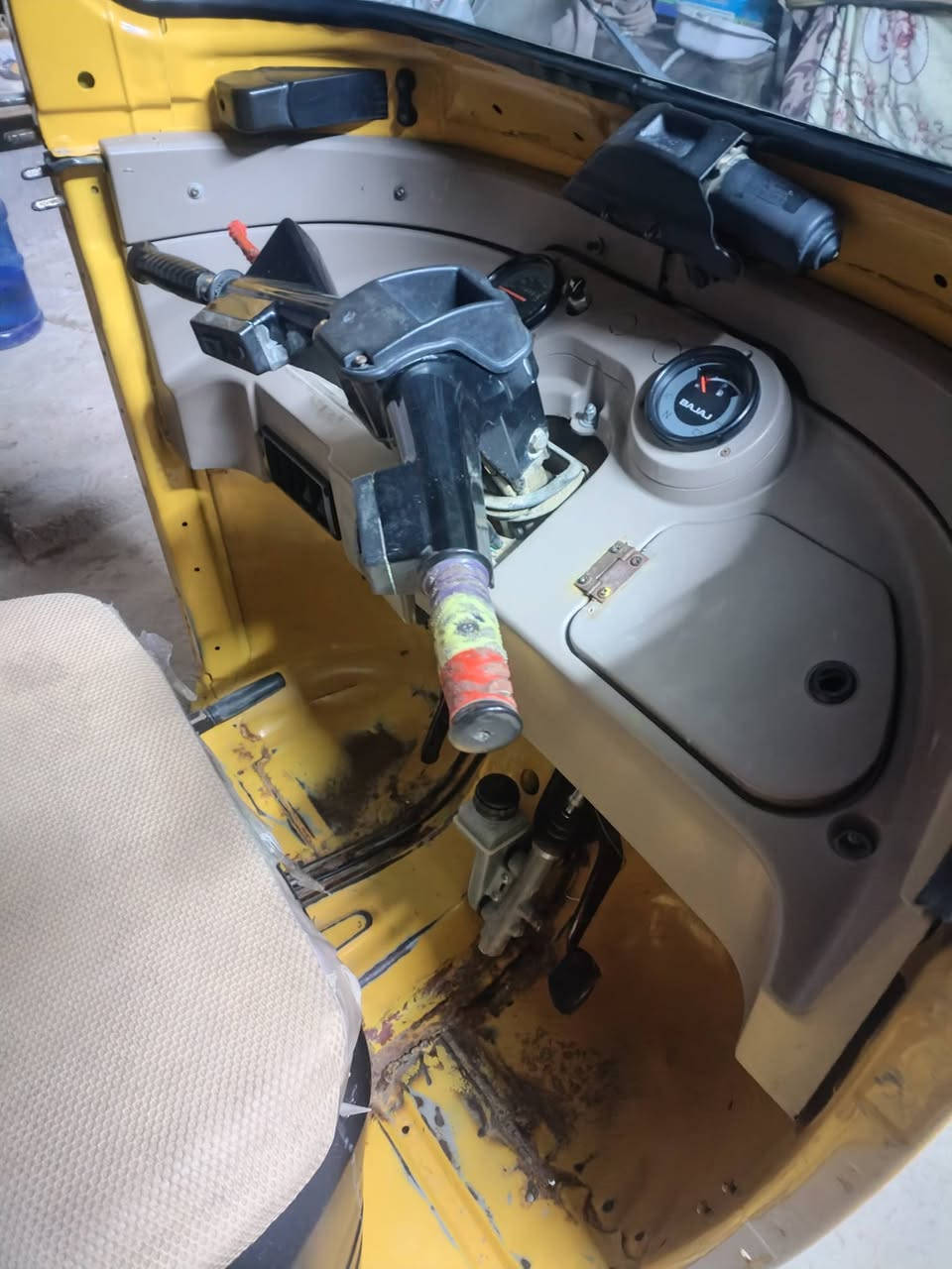 سلام عليكم تكتك للبيع كفاله من صبغ والمعجون وضربه  تكتك بلاديه موديل 19شهر 12 رقم وسنويه سعر 5400 وبيها مجال خاص مقلق اتصال ***********
