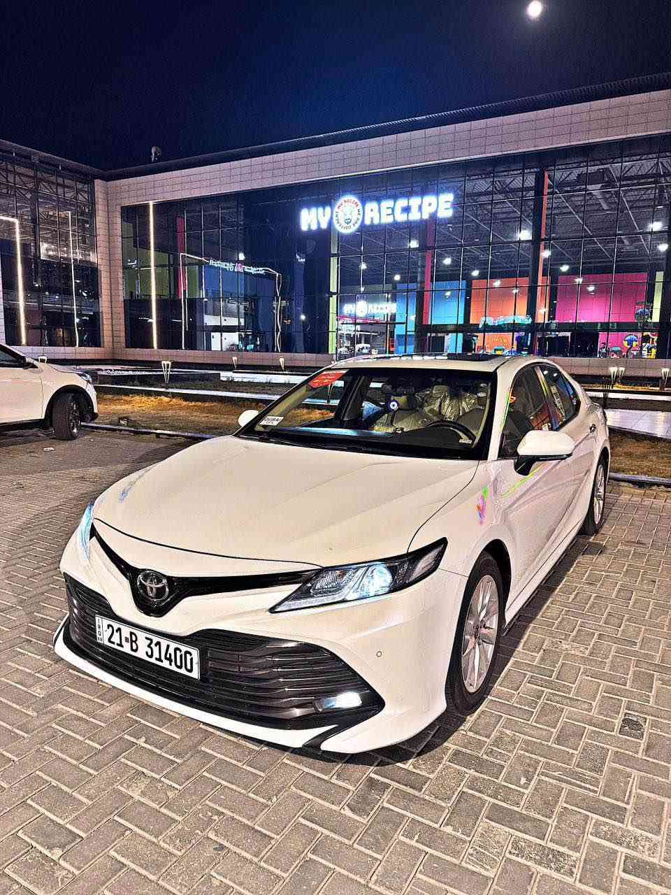 تيوتا كامري ساز 2020
ماشيه 80 الف 
مكينة 2500
فول سلايت 
برده خلفيه 
كفاله من الصبغ 
اربع اصابع بارد فقط بل جاملغ الامامي فقط ولباقي كفاله عامه 
تخم تاير جديد حداديه جديد سياره خير من الله رقم سليمانيه دولي مكان سياره كربلاء للاستفسار اتصل 
السعر 218$بيه مجال بسيط 
*********** كربلاء, العراق
