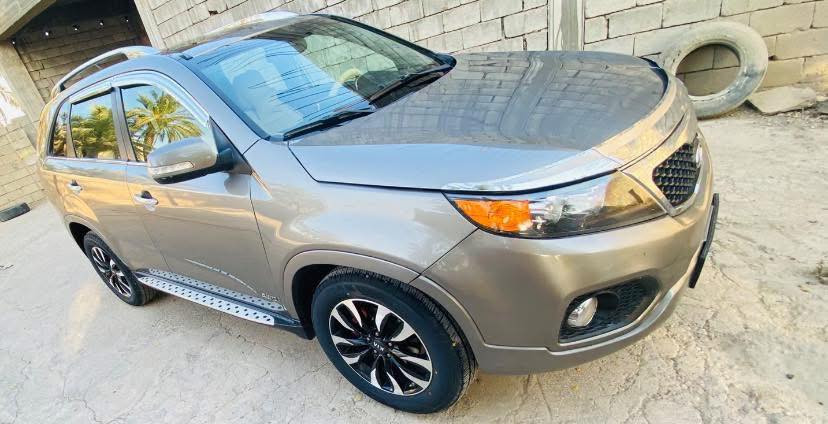 للبيع سورنتو 2013
امريكي فول مواصفات sx
بنوراما،بصمات تشغيل وابواب ،محرك 6دوش
تدفئة تبريد مقاعد امامية،تحكم مقاعد امامية كهربائي 
سستم نيكل بلادي 
رقمها ديالى هزة وسنوية جديدة 
ضرر جامرلغ وبنيد وصبغ قطعتين كلير 
***********
