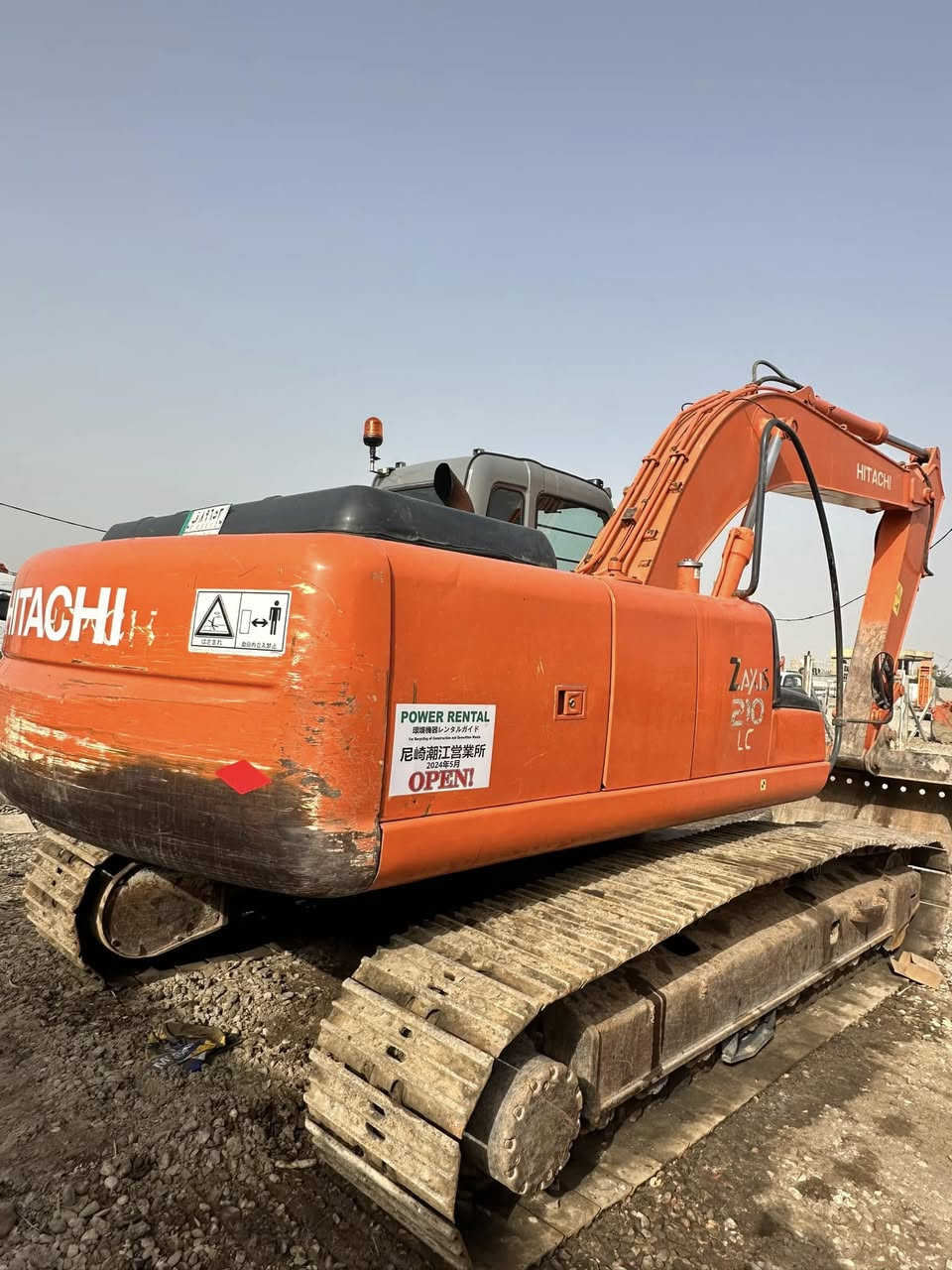 سلام عليكم على بركة لله  للبيع حفاره زت السي ٢١٠   مكينه نضيفه علبلاد موديل ٢٠٠٤ جاهزه للعمل رقم واسط شرط التحويل 
عدد ساعات ١٤ الف  عنوان بابل الشوملي 
***********
