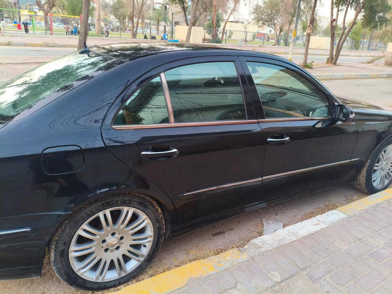 السلام عليكم ورحمه الله وبركاته مرسيدس دبليو 211 جام كهرباء اوتو اربع كراسي كهرباء تبريد خلفي امامي غرفه جديده صبغ عام جماليه ويلها ب 18 تبريد ثلج شغال رقم جديد سنويه جديده هزه جديده سياره جاهزه وكامله على 24 حبايه السياره بصمتين تفتيح وتقفيل سياره جاهزه ترايكلي دهوك تريد وكاله تريد تحويل ملكيه عنوان النجف الاشرف 6 سلندر محرك 350 محرك جير مضبوط شرط لا تنقيص ولا تبخير موديل السياره 2006 سعر السياره مناسب جدا السعر 120  ورقه وبيها مجال للجادين واتساب ***********
