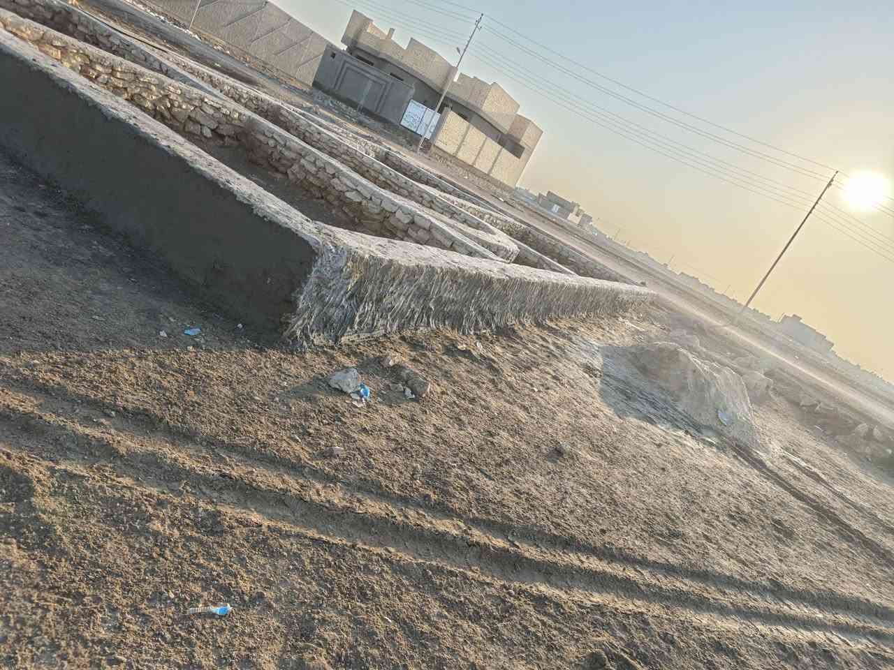 السلام عليكم قطعه البيع 200متر طابو صرف المكان منطقه 32 بين الدوح وابن يقطين ع شارع 30 الخدمات ماي  وكهرباء  وشارع سبيس  سعر 85 بيها مجال
الرقم *********** الرقم2 ***********
