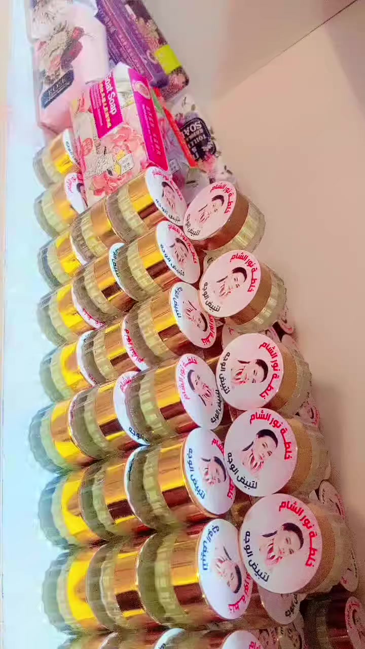 🌷🌷توفرت من جديد🌷🌷
🥰خلطة نور الشام السورية 😍
1 الخلطة والصابونة لتبيض الوجه 
2بتعالج حب الشباب واثار حب الشباب 
3بتعالج المسامات الواسعة بلبشرة 
4بتعالج الخطوط الضاحكة الموجودة بلبشرة 
5بترطب وبتغذي البشرة
6بتعالج الهالات السوداء الداكنة يلي تحت العيون
7بتعالج المسامير والرؤس السوداء لتحت الجلد
8بتعالج البشرة الجافة وبتغذيها
9بتعطي نظارة ونعومة للبشرة 
10بتعالج الاسمرار لحوالي التم 
مصنوعة من الزيوت الطبيعية و الأعشاب الطبيعيه وبدون أي مواد كيميائية 
تاذيلك بشرتك
👍👍مع ضمان الاسترجاع في حال عدم للاستفادة 👍👍 
للطلب خاص او واتس اب ***********
متوفر خدمة توصيل لكافة محافظات العراق 🚗🚗
