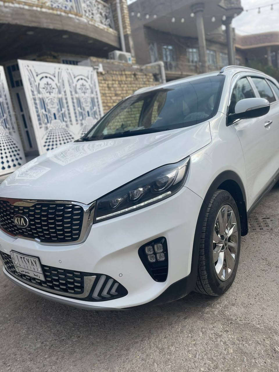 سورنتو 2018 شكل 2020 خليجي فول عدا الفتحه ، بصمه جنطه كهرباء ، كشنات جلد كهرباء ، حساس امامي خلفي ، مكينه 6 ، ماشيه 77 ، رقم واسط ، السياره مكفوله من كلشي ، بيها شخطين ب دعاميه الاماميه والباقي مكفول . 
السعر 230 وبي مجال بسيط . 
*********** ، مكان السياره الكوت / الحاوي .
