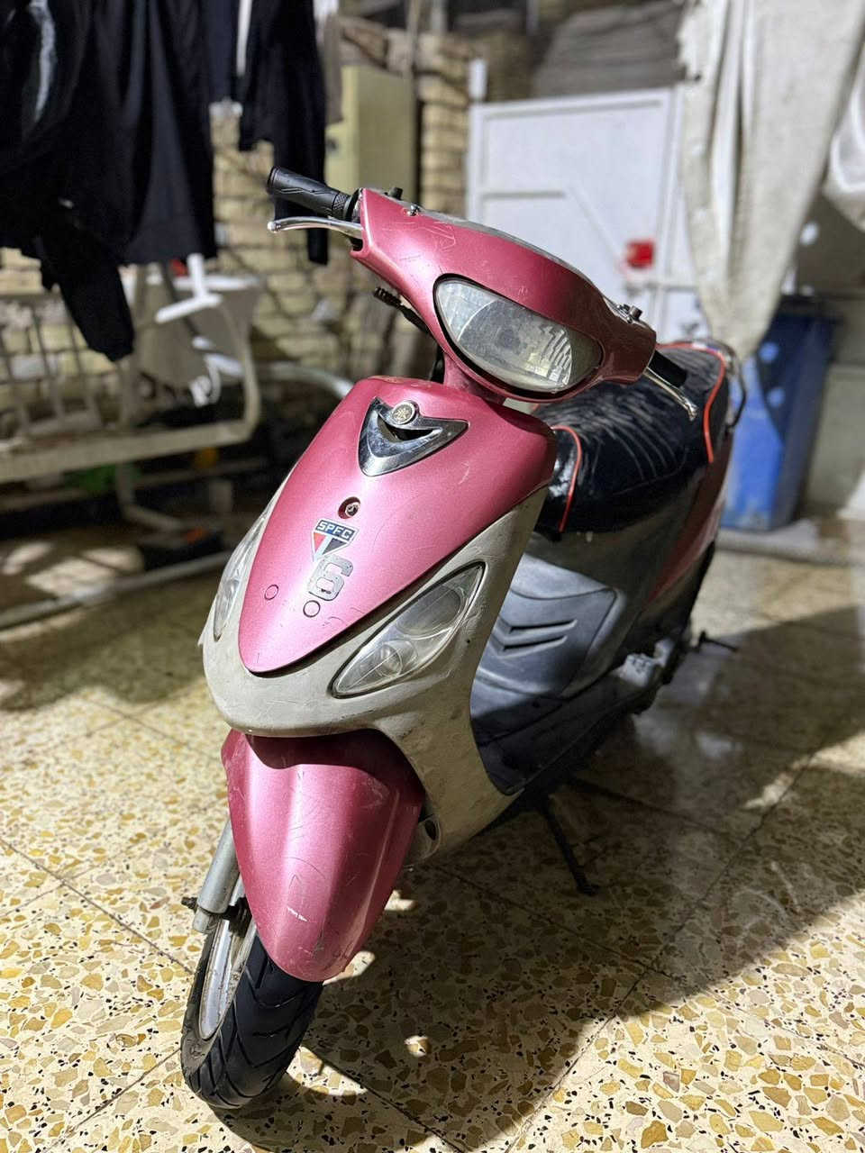 السلام عليكم شباب 

دراجه ماكس منغولي مكينه ممفتوحه مكينتهه مداريهه دهن كل سبوع مكفوله من كلشي أخو شادلهه كفر بلادي الوردي 
وكفرهه للبلادي رصاصي ختم واحد ويا المكينه 

يعني وياهه كفرات ثنين بلاديات 

كهربائيات شغاله كلهه 

قفل جنطه شغال 

قفل ستيرن شغال 
دراجه جديده بمعنى الكلمه 

تايرات جدد 

اخوان الدراجه ربع متذب عليهه 

بريكات ثنينهن شغالات 

نكره سلف هندر شغال 

كله مكفوله 

السعر 400 وبيه مجال قليل 

العنوان بغداد البياع سويب 

متواجد على النت 

رقم الواتس اب ***********فقط واتساب 

رقم الاتصال ***********فقط اتصال
