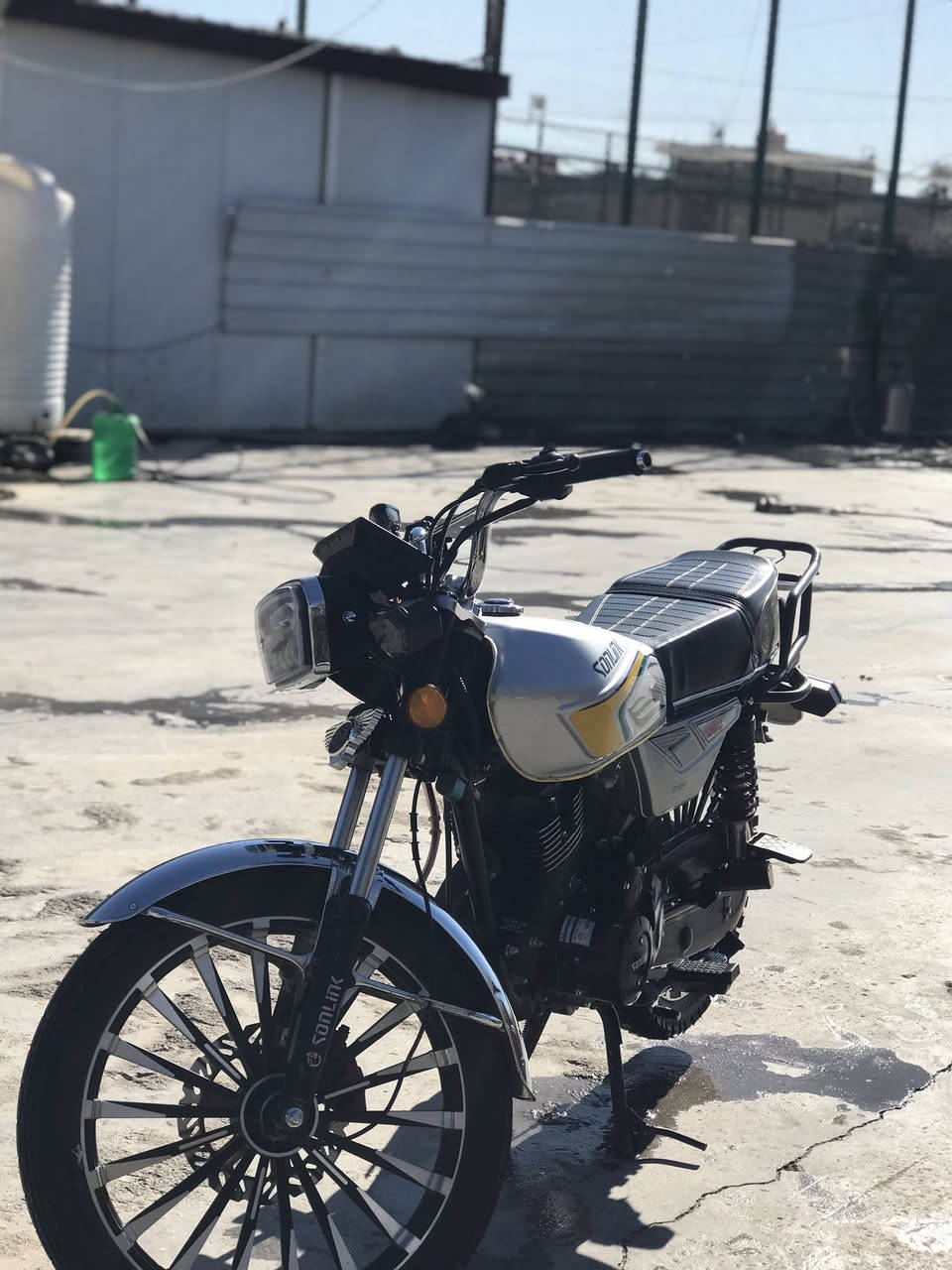 سلام عليكم دراجه سونك للبيع موديل ٢٠٢٥ طالعه بشهر ١١ الدراجه كلشي شغال بيها وحيل نضيفه استعمال قليل مكينه ٢٠٠ سيسي اوراق سعر خاص او مراوس بوليس من ١٣ وفوك


**إذا كنت صاحب هذا الإعلان وتريد حذفه لأي سبب، رجاءا أرسل رسالة إلى الدعم الفني**