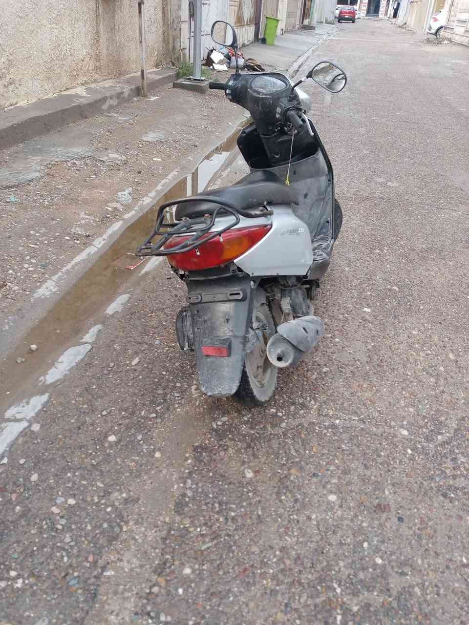 السلام عليكم دراجة بريز لايت عالي دراجة شغالة من اول هندر دراجة خير من الله الدراجة الدشبول طافي وبيها خيط تبخير  دراجة ما موكفتني سعر ٣٠٠ بيه مجال بسيط جدا جدا جدا مكان بغداد المشتل رقم *********** واتساب فقط +موجود عالفيس راسل وبيك خير وتددل
