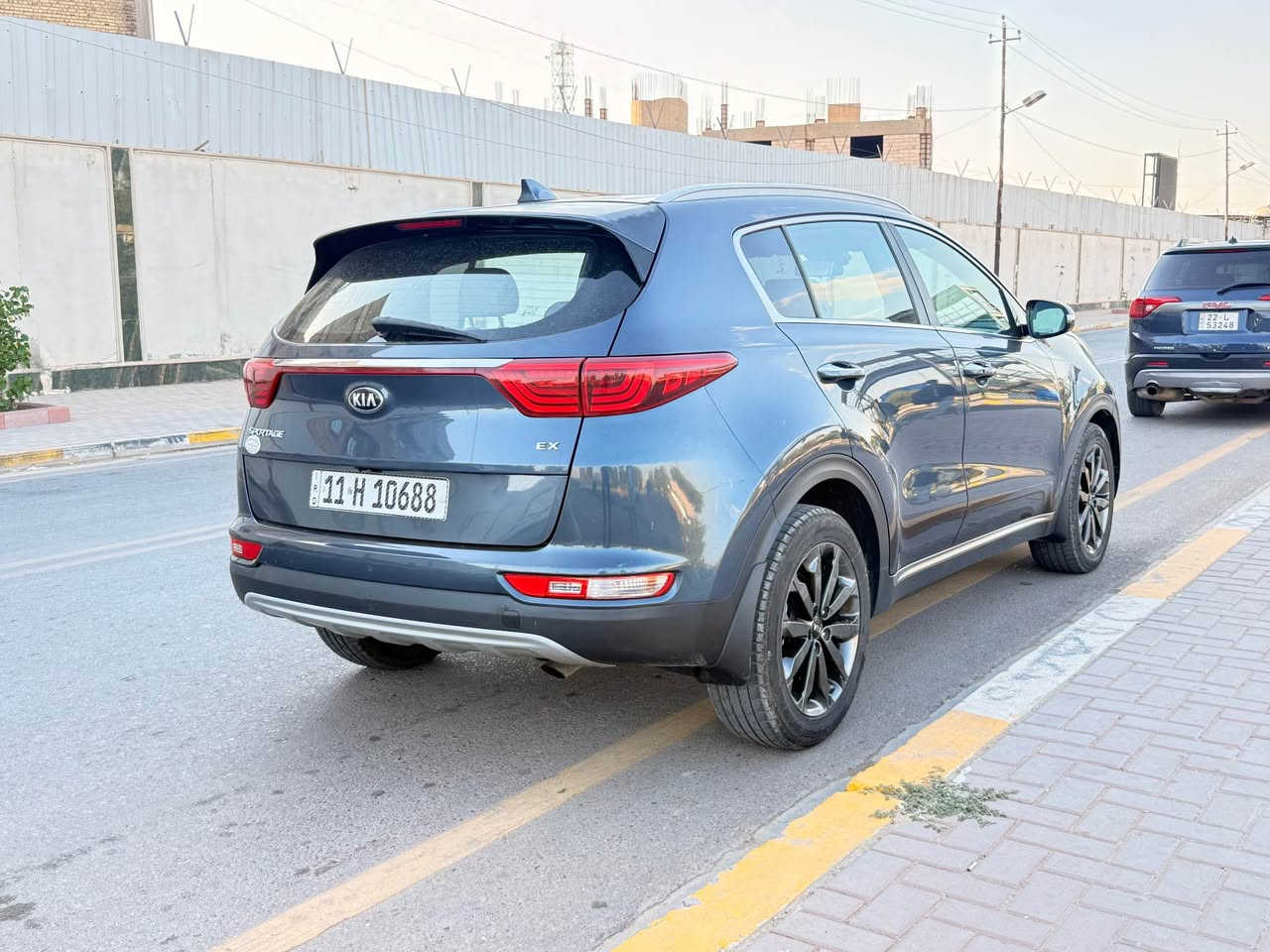 للبيع كيا سبورتج 2019 وارد امريكي
اللون ازرق
رقم بغداد
ماشية 43 الف ميل 
حادث بنيد بدون ايرباك ونص باب اثر شخوط بالعراق
صور الحادث مرفقة ويه الصور
محرك 2400
مواصفات xe معروفة
بصمة كشن جلد وتدفئة وكهرباء
شاشة جبيرة ورادار وكاميرا
ستيرن D بلادي
بجم زينون وعدسات وبك لايت لد
تبريد قطعتين
السيارة جديدة جداً كلشي بيها مكفول 
السعر المطلوب 170 وبي مجال مكاني اعظمية *********** بغداد, العراق

