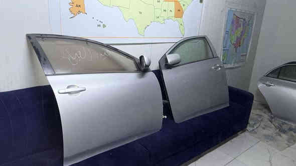 السلام عليكم ابواب امريكي لوك تفصيخ حاويه لا بارد ولا صبغ الابواب كامله مقفلات 
***********
