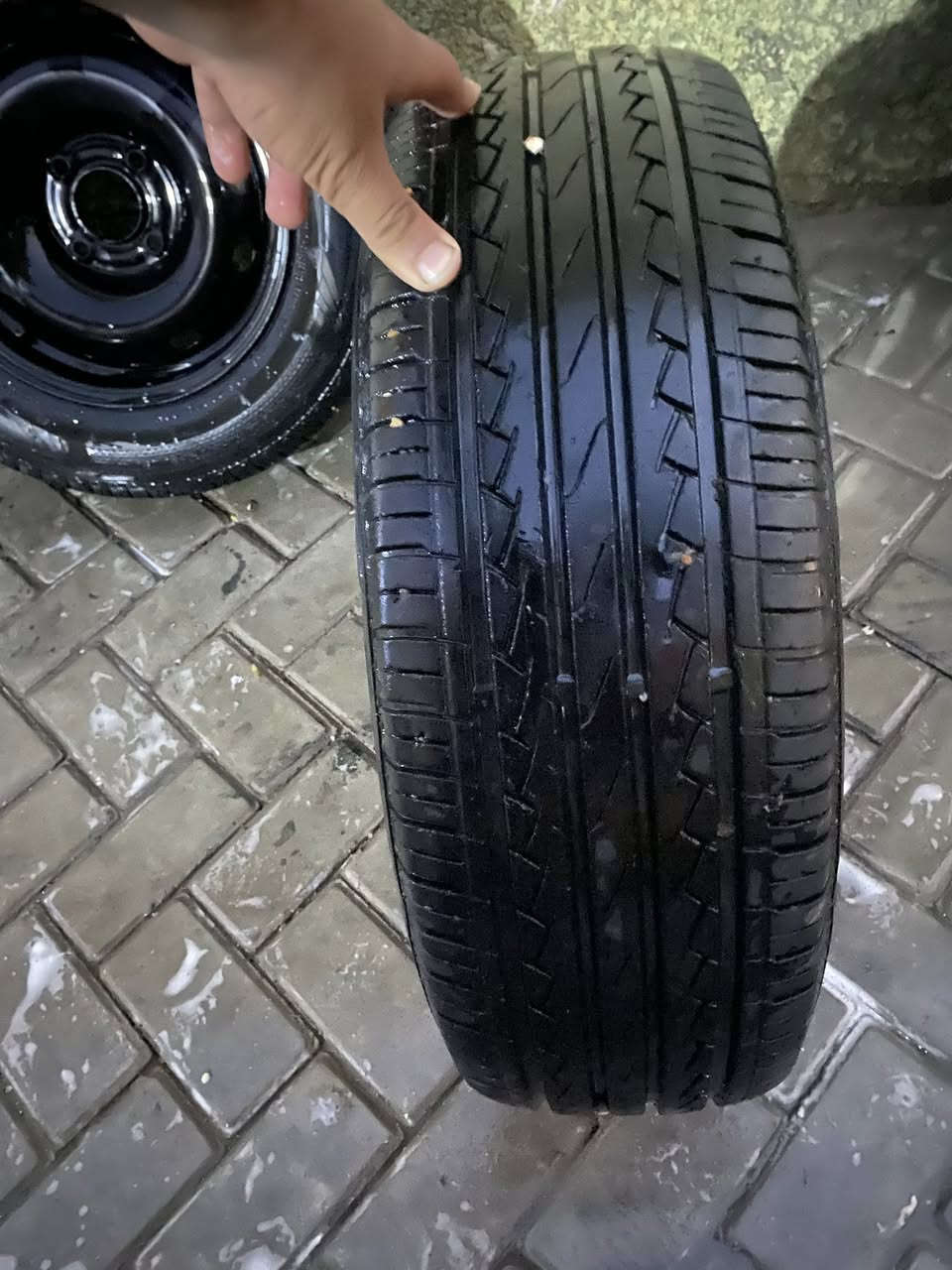 سلام عليكم 

تخم تاير ويل للبيع 

ويلاه بلاديات مامصبوغات اسود طافي 

حجم 185/70/14

جديد ماشي اقل السبوع

مكاني بغداد مدينه الصدر 

الاستفسار ☎️***********☎️
