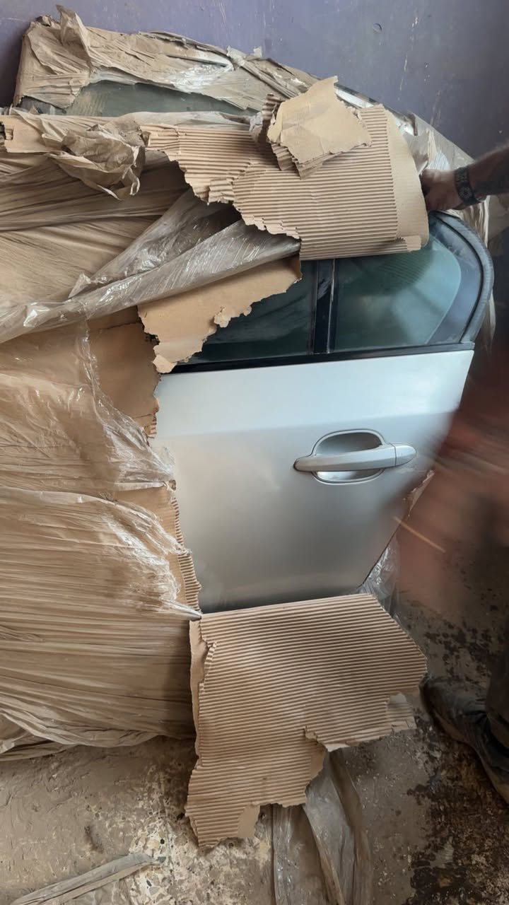 السلام عليكم
ادوات حاوية جدد 
 بدي بيبان بنايد بطاين غرف كاملة 
E60
E90
باخرة
X5
F10
بغداد شارع فلسطين متوفر توصيل 
***********
