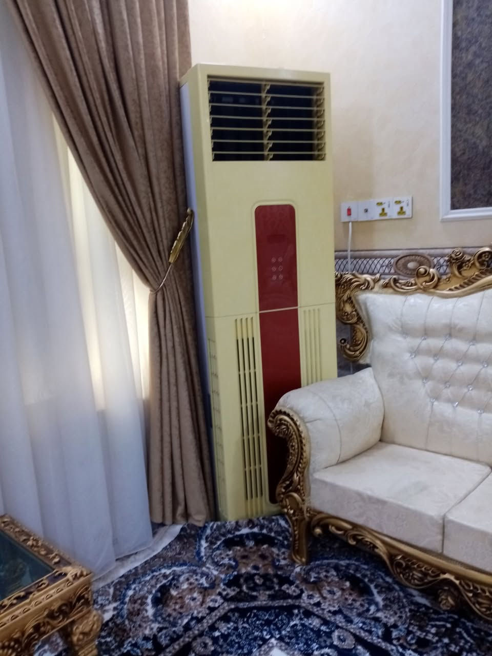 سبلت توسوت كنتوري ثلاثة طن مستعمل قليل سبلت نظافته 85% تبريده ثلج سعره 550 والشراي خاص //قضاء المدينة_***********
