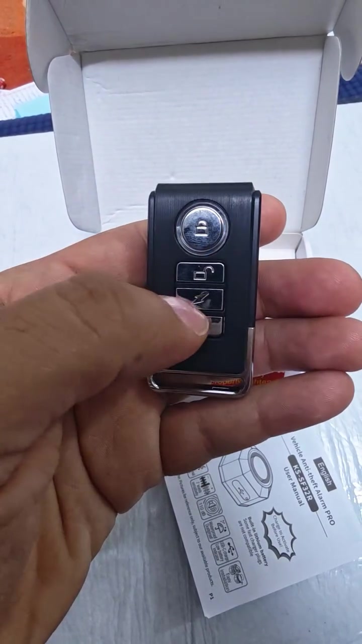 هذا هو جهاز إنذار مضاد للسرقة للمركبات KS-SF32R، يعمل ببطارية قابلة للشحن ويأتي مع جهاز تحكم عن بعد.إنذار صوتي عالٍ: يصدر الجهاز صوتاً بقوة تصل إلى 110 ديسيبل لردع اللصوص.حساسية الاهتزاز: يتميز بوجود مستشعر حركة ثلاثي الأبعاد مع 7 مستويات حساسية قابلة للتعديل.شحن USB: يحتوي على بطارية ليثيوم مدمجة يتم شحنها عبر منفذ USB-C، ولا يحتاج إلى تغيير البطاريات بانتظام.مقاومة العوامل الجوية: الجهاز مصمم ليكون مقاوماً للماء والغبار.
السعر 20


**إذا كنت صاحب هذا الإعلان وتريد حذفه لأي سبب، رجاءا أرسل رسالة إلى الدعم الفني**