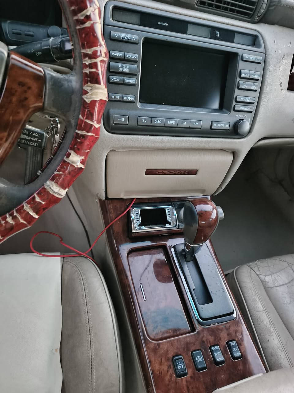 سلام عليكم ملكه كصتين 2002 شاصي 75 ديفور الجبير فول 1 عل 1 فول مواصفات  4دكم كرستال اصل  سنويه ل30 ب اسمي
اربع كشنات جلد كهربا تبريد خلفي امامي ثلاجه برده سياره فول الفول علما انه سياره كصتين حداده جديده  السعر 95 قفل الشراي يتصل رقمي 
***********
