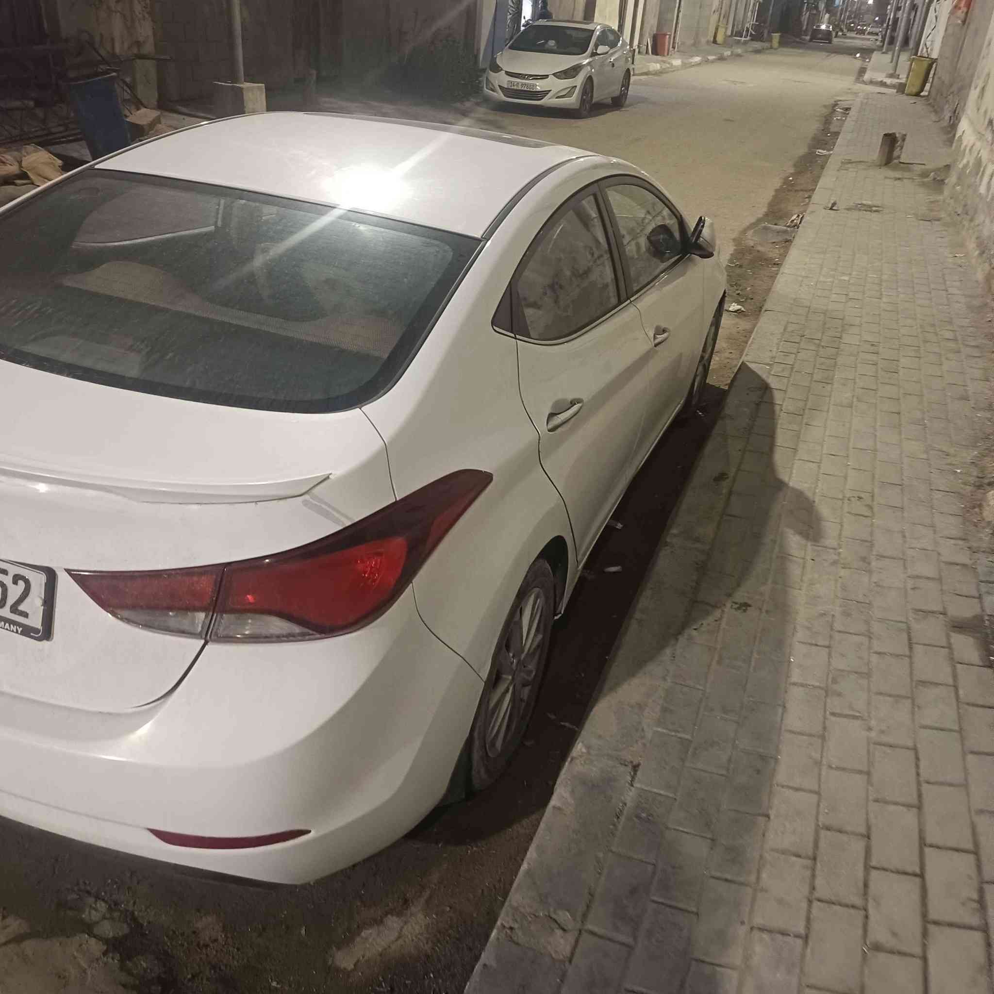 ‏إلنترا 2016 بصرة بسمي
‏مكينة 1800 كير تبريد ✔️
‏كفالة مكينة ✔️
‏تبريد خلفي
‏حدادة نظيفة
‏السيارة تمشي ناعم وما تشتكي
‏ملاحظات خفيفة جداً:
‏– صبغ بالهلال
‏– أثر طكّة خفيفة باردة جوّه قبق البنزين
‏– باب السائق مبدّل، والباب الأصلي موجود ويكدر يرجع ويركب بارد
‏سيارة جاهزة وما تحتاج شي، الفحص يثبت
‏
‏السعر 123
‏
‏مكاني بصرة الحيانيه
‏
‏الرقم 
‏
‏‪***********‬
‏بي واتساب البصرة, العراق
