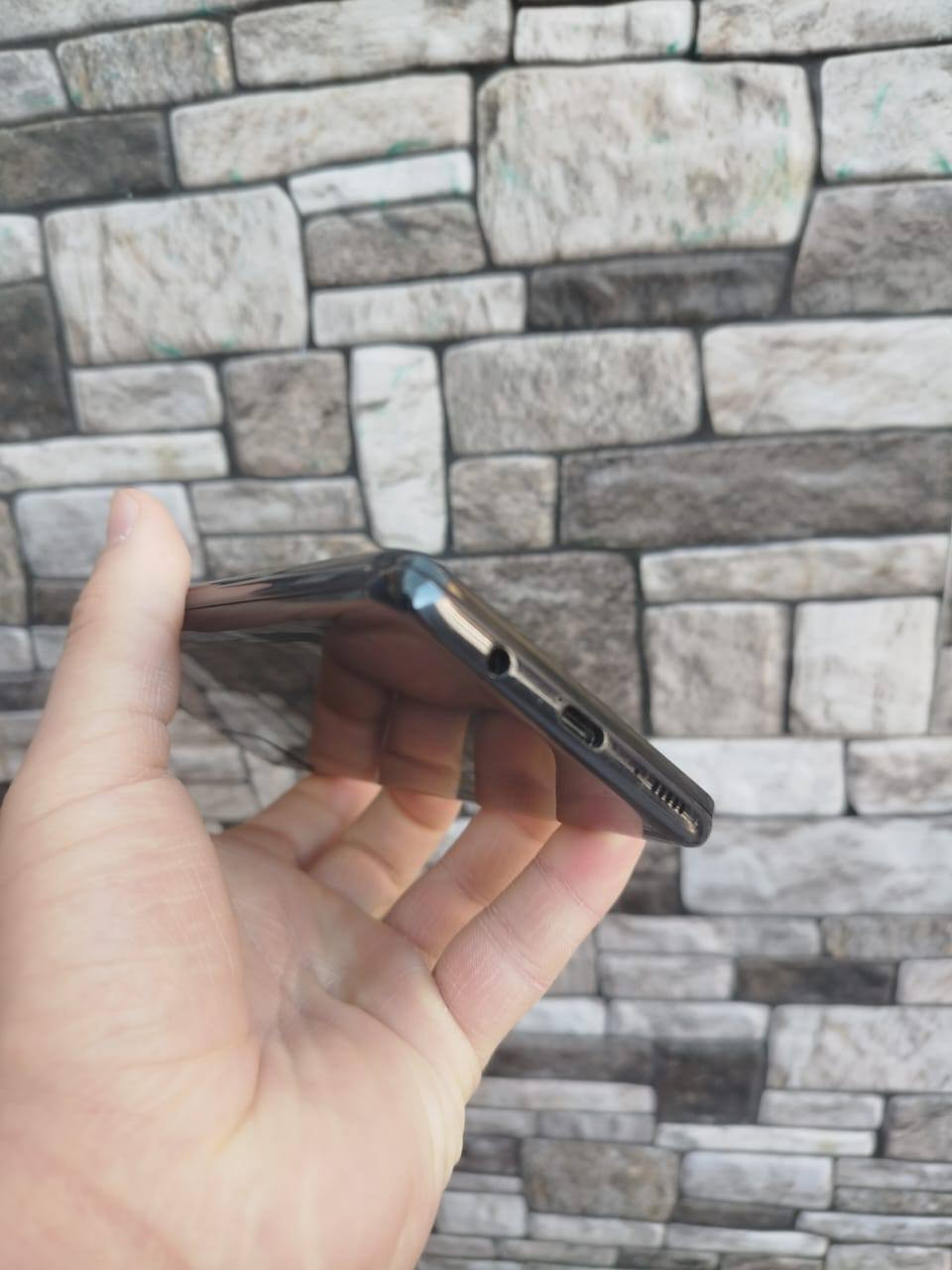 السلام عليكم
a51
ذاكره 128
مبدل فقط شاشه اصليه 
ببجي يشغل 60 فريم 
سعره 80 
مكاني حله شارع 80
رقمي ***********
