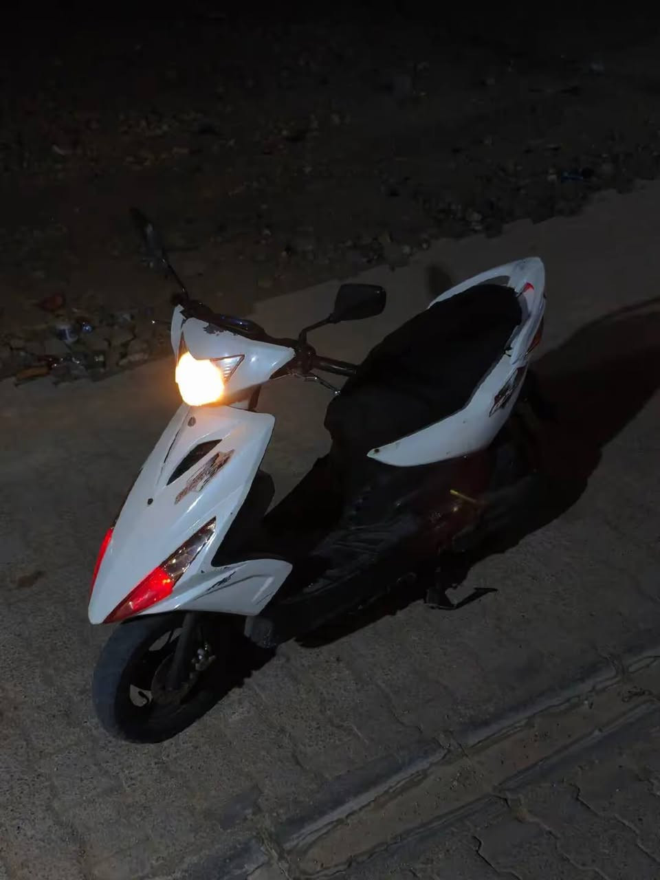 السلام عليكم للبيع ماكس حاويه مختمه  الكفرات  كله بلاد برغي مامفتوح بيه كهربائيات كله شغاله وبلاديه ملاح فول تايرات جدد دراجه جديده كلش مال حاويه مامتعوبه ولاماشيه جبته وضميتهه
***********
البصره قضاء القرنة
دبل خلفي رياضي بلاد
يدات بريك رياضي بلاد
شيال رياضي بلاد
الدراجة نشطة بشكل
