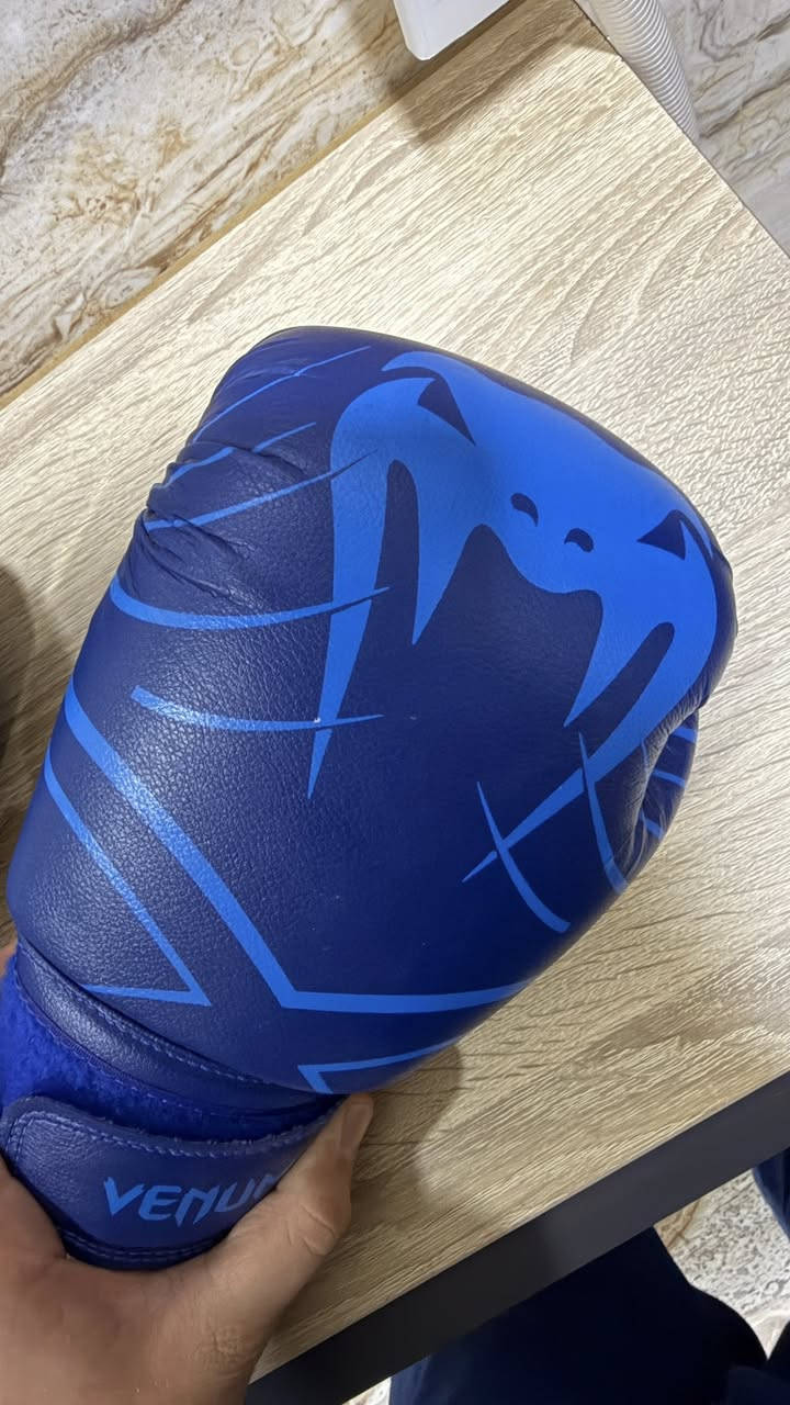 كفوف ملاكمة اصلي شرط  مال امزون اوربي مامستخدم ادفعر سعرك واخذهم
***********
