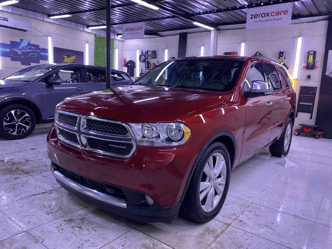 السلام وعليكم
من رخصة الادمن المحترم 
ادوات ادوات ادوات 
للبيع دورنكو كصة مكصوصة جنطة ولحيمهة باجات درجة اولى موديل 2013 خليجي احمر طماطة  فول مواصفات اعلى مواصافت رادارات تنتة شاشة كشنات جلد تحكم ستيرن مري قلاب وبعد بيهة هواي مواصفات السيارة جاهزة تخم تاير جديد صارلهة سبوع من دخلت اي ستفسار تصال على ***********
