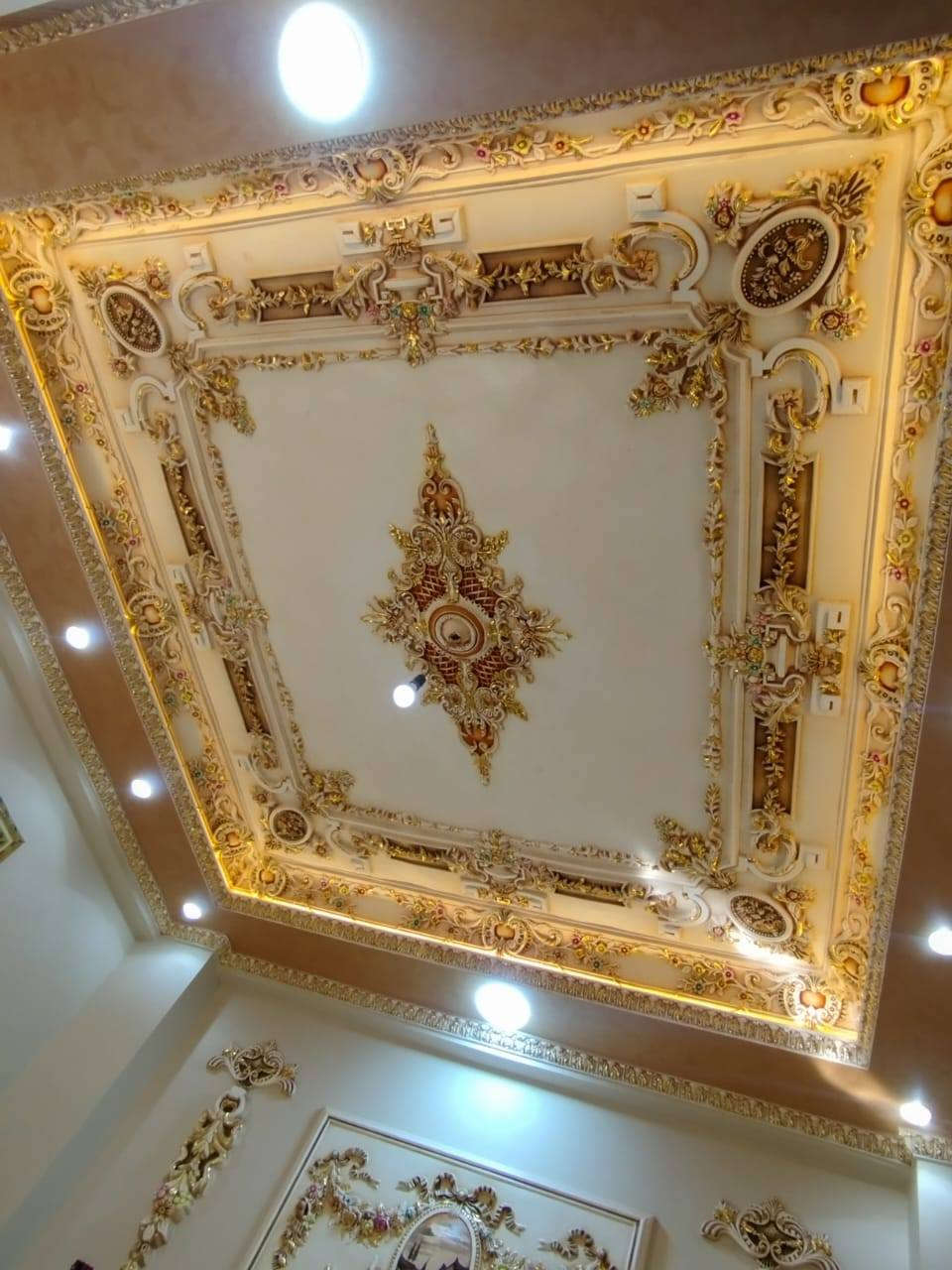 السلام عليكم ورحمه الله وبركاته
كادر مصرى أعلى مستوى لجميع اعمال الصباغة 
ملكى 
ساده 
ديكورات 
احلم وعلينا التنفيذ
*********** اتفضل وادلل
