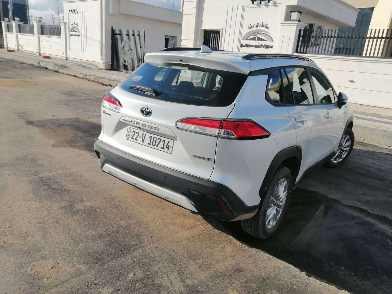 🚗 للبيع: كورولا كروس هايبرد 2024
مواصفات الوكالة الرسمية (ضمان شركة جيهان) • كفالة عامة
• العداد: 33,000 كم
• المواصفات: فتحة سقف، بصمة، شاشة كبيرة (أبل كاربلاي)، 3 كاميرات، رادار 360 داخلي، تبريد قطعتين، ويل كب 17.
• المميزات: صيانة مجانية مستمرة بالوكالة (لغاية 40 ألف كم أو سنتين) + ضمان بطارية الهايبرد 8 سنوات.
• الرقم: أربيل (بإسمي) • 
• الموقع: الأنبار (الرمادي).
💰 السعر المطلوب: 22,000$ (وقابل للتفاوض البسيط للجادين)
📞 للتواصل (واتساب/اتصال): ***********
