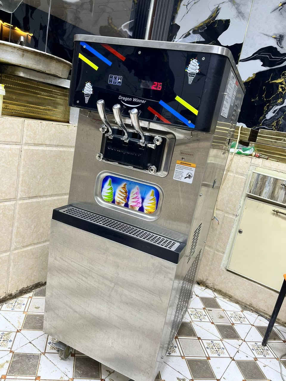 #رقم_واحد
بالسنگل فيز
من ماركة_اوشن_باور_العالمية
نضافة ٩٠٪  __
نضام_خلاط_تاج_بم_
بغداد ***********
#واتس_اب
