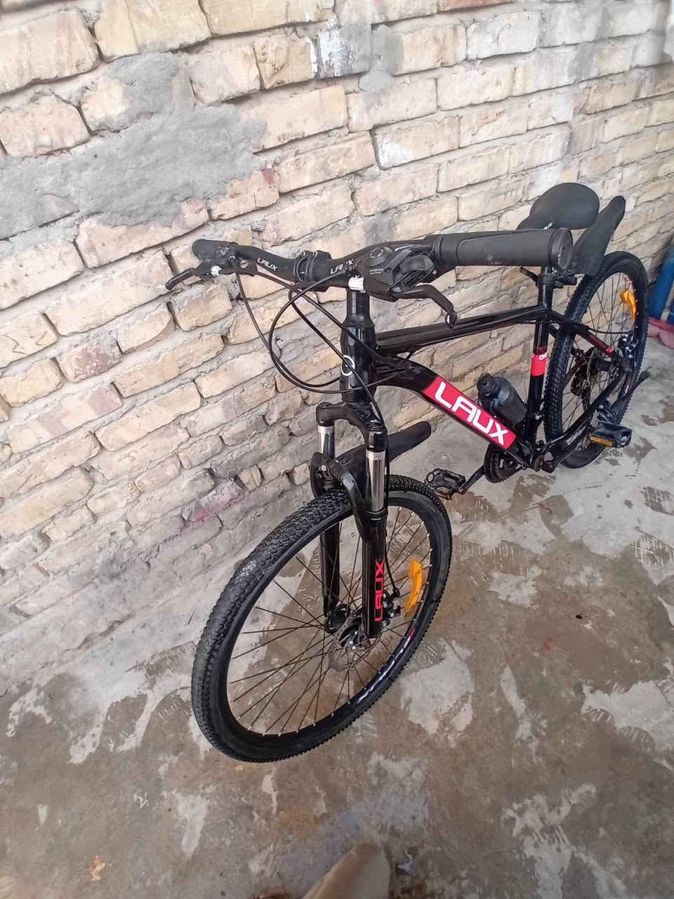 بايسكل رياضي للبيع حجم(٢٦)كيربداله بايدر(٣)نمركيربداله خلفي(٧)نمر
بريك أمامي وخلفي دسك نضافه(٩٠%)مستعمل قليل جدا  السعر(١٣٠)الف وبي مجال العنوان
(ديالى. الغالبيه. سيف سعد )للتواصل(***********) المقدادية, ديالى
