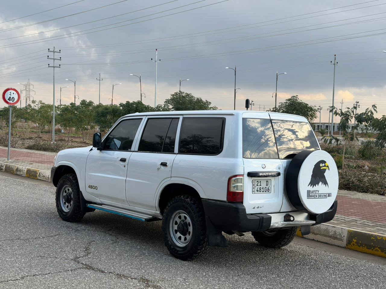 بەناوی خودا..
نیسان پاترۆڵ      نرخ٨٥گەڵا
مۆدێل-2002- ڕەقم سلیمانی
تحویل غەرامە بەشەرت
نمونەیە لە پاکی و جوانی
گێرو مەکینە بەشەرت 
گێر عادی  
سێ نیو پارچەسبوغە ببێ ناو گرتن
هەموو گیانی بەشەرت
شوێنی سیارە کەلار

بۆ زانیاری زیاتر پیوندی بەم ژمارەوە

***********
