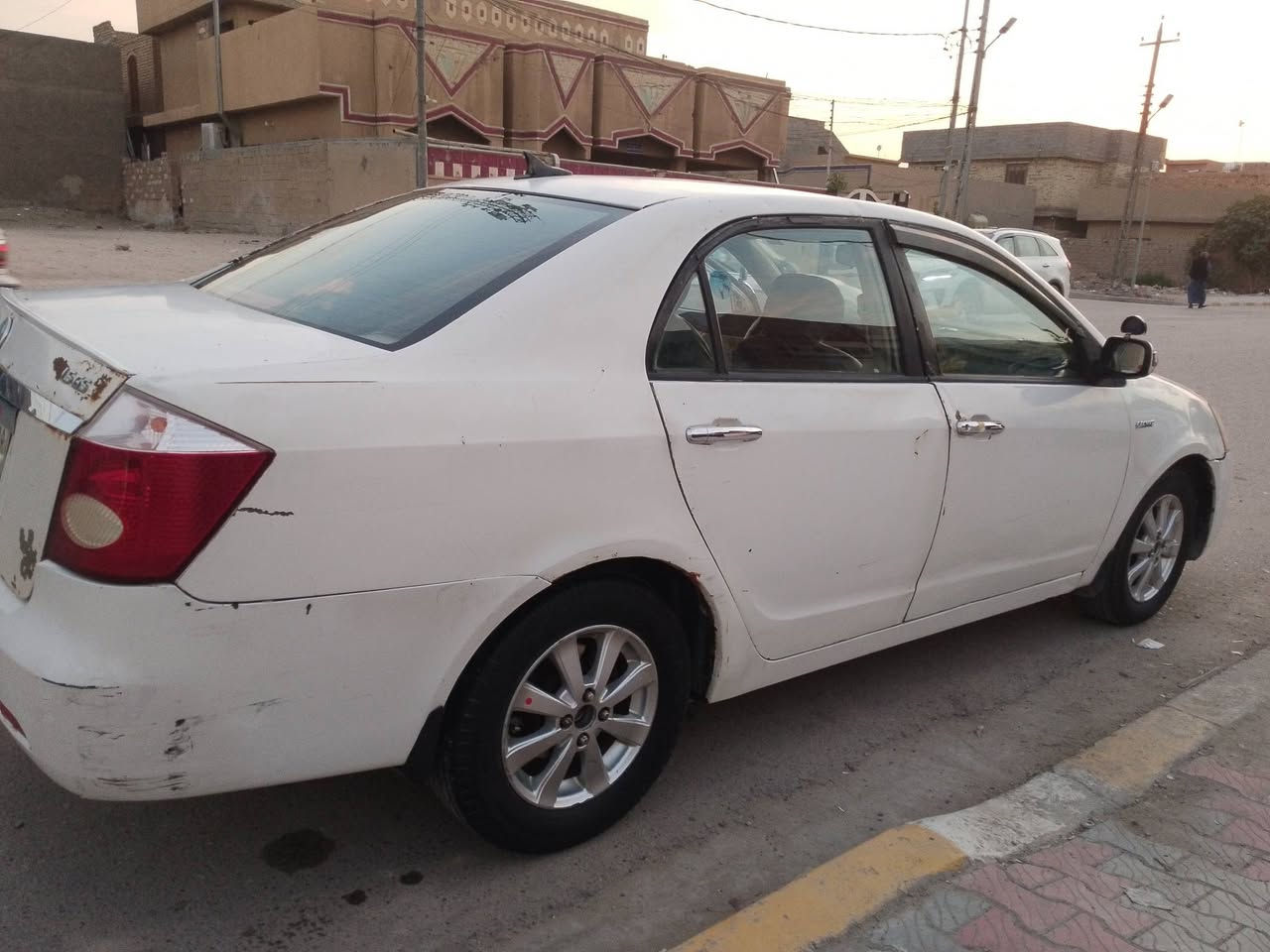 سلام عليكم جيلي fc للبيع موديل 2011 رقم بغداد مشروع وطني تحويل ثاني يوم بيه ملحضات بصيطه تبريد ثلج 🥶 السياره نضيفه العنوان الفلوجه  والسعر 43وبه مجال بصيد جدن الرقم *********** بيه وساب/ ***********📞
