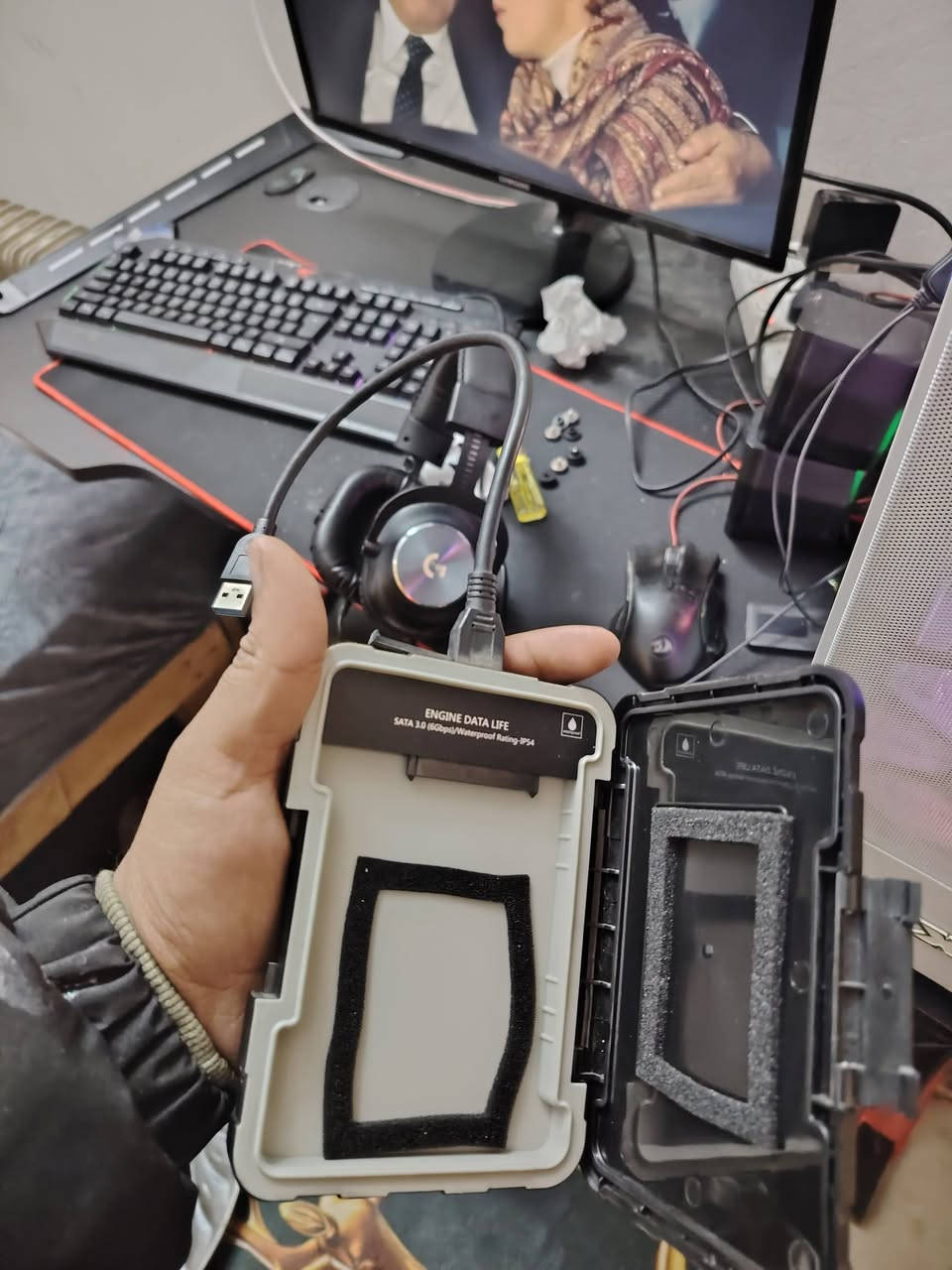 سلام عليكم  هاردات للبيع
ssd512g 40 الف
hhd 1t 40الف  
شغالات والفحص مكاني بغداد حي اور
***********
***********
