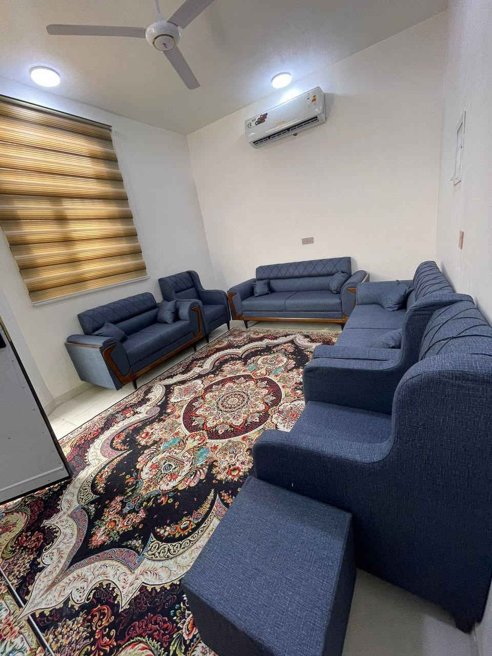 السلام عليكم
بيت طابو صرف للبيع مساحة ١٢٥م ب٣٦ 
غرفتين وصالة ومطبخ وبراني حمامات داخلية وخارجية 

ركن مقابل خدمات بناء سنه ٢٠٢٥ قرب مدرسة 🏫 الفرسان 

بناء درجة أولى بنظام حديث 

السعر ١٢٥ مليون 

***********
