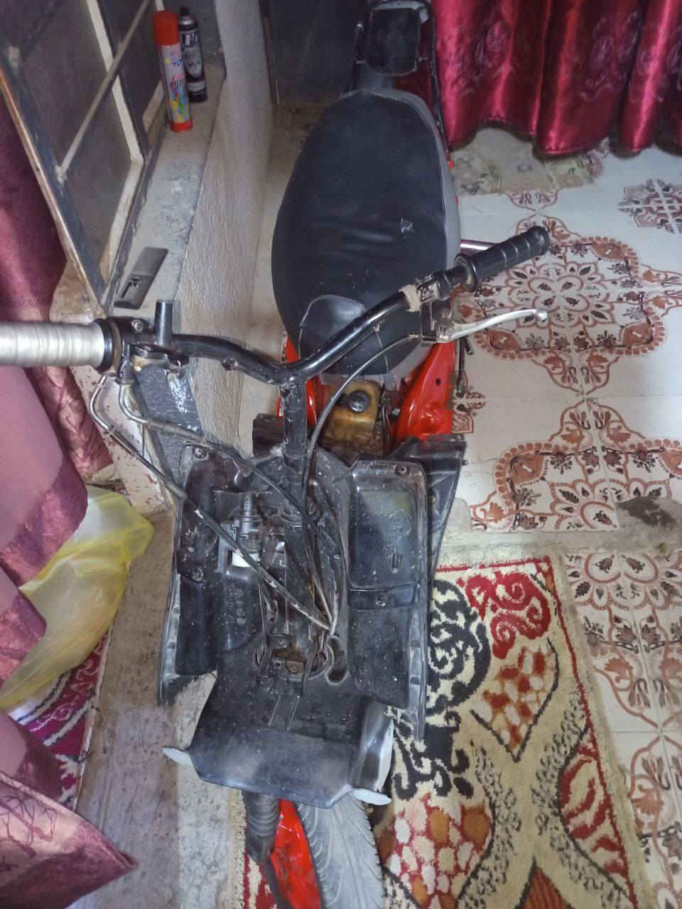 9 زروف محربه
دشالي جدد 
كابريتر جديد
 اكزوزت جديد تفصيخ
قبق وهندر جديد تفصيخ
اليوم شادهن 
 ب150 وبيها مجال
مكاني موفقية
***********
