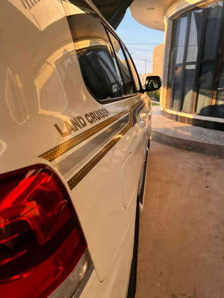 لاندكروزموديل  2017
 خليجي بريم اصل 
ماشية 110  الف كم 
رقم شمالي  سنوية باسمي 
السيارة مكفولة من كل شي 
((فووووول مواصفات)) 
سعر ٥٦٠ وبيها مجال (( بسييط))
موبايل : 

***********
