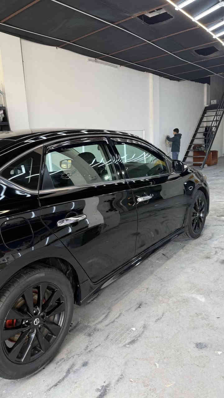 نيسان سينترا 2017 فول موصفات
بصمة + فتحة سقف سلايت توربو 
قطعة وحدة صبغ ( الصندوق ) فقط 
رقم سنويه جديد عليها غرامه 100$ 
سعر 119 وبيها مجال … مكان دهوك
*********** واتساب كورك
