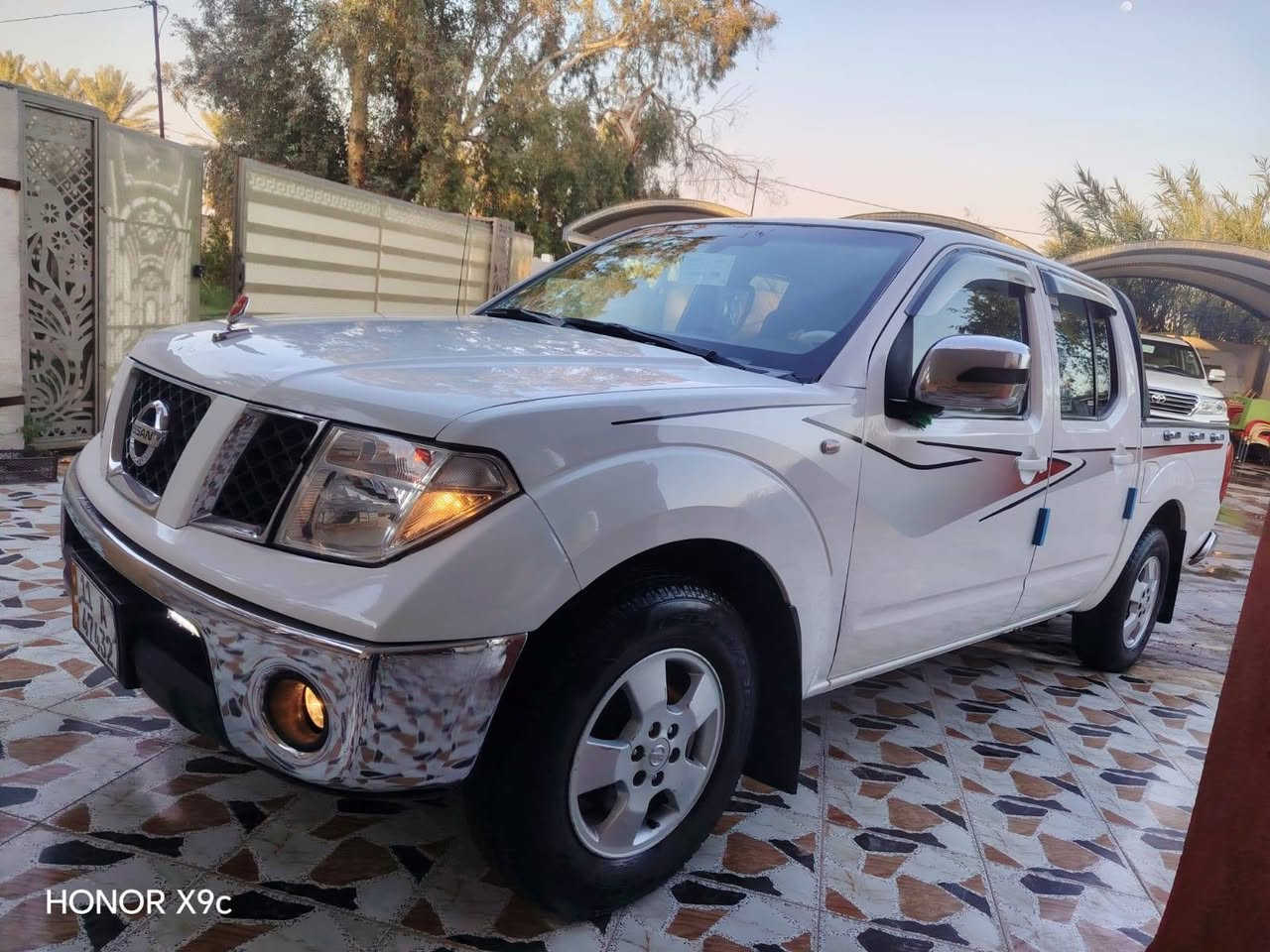 سلام عليكم ليدور سياره جديد مال جناي يتفضل
نيسان نيفاره اتماتيك فئه  (LE محسن) تجي فول سياره
موديل 2009  
🔸محرك وكير اتماتيك بلاديات مرغوبات 
🔸 تحكم ستيرن فول
🔸كامره خلفيه 
🔸مرايات كهرباء تحكم ام الشاره  
🔸تثبيت سرعه 
🔸4 اربياك
🔸تخم تاير حدايد امامي وخلفي جداد ترايه ناعمه سياره 
🔸كشنات عل وضع شركه  
🔸 تدفئة تبريد منضومه كامله ثلج 
🔸حساس امامي و خلفي
🔸 سنتر كامله ريمنوت
♥️ رقم بغداد لوحه جديده    سنويه ٣٠٣١
🌹 سعر 88 ورقه لشراي يتصل بيع فقط 
🔸 العنوان : واسط قضاء صويره 
🔸 للاستفسار  الاتصال بالأرقام 
☎️ *********** 
***********
