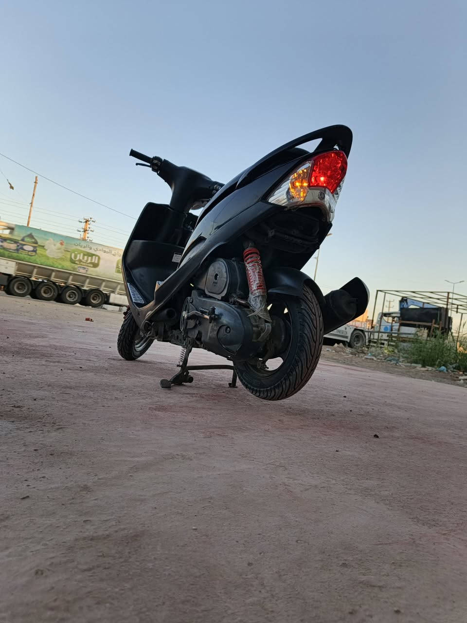 السلام عليكم
ماكس عدله بلاديه بحاله الوكالة
موديل 2003
دراجه نضيفه ما عدا بس الكابريته تجاري ولباقي كله بلادي 
العنوان :كربلاء المقدسة
طويريج الحبيبه📍
الرقم : ***********
