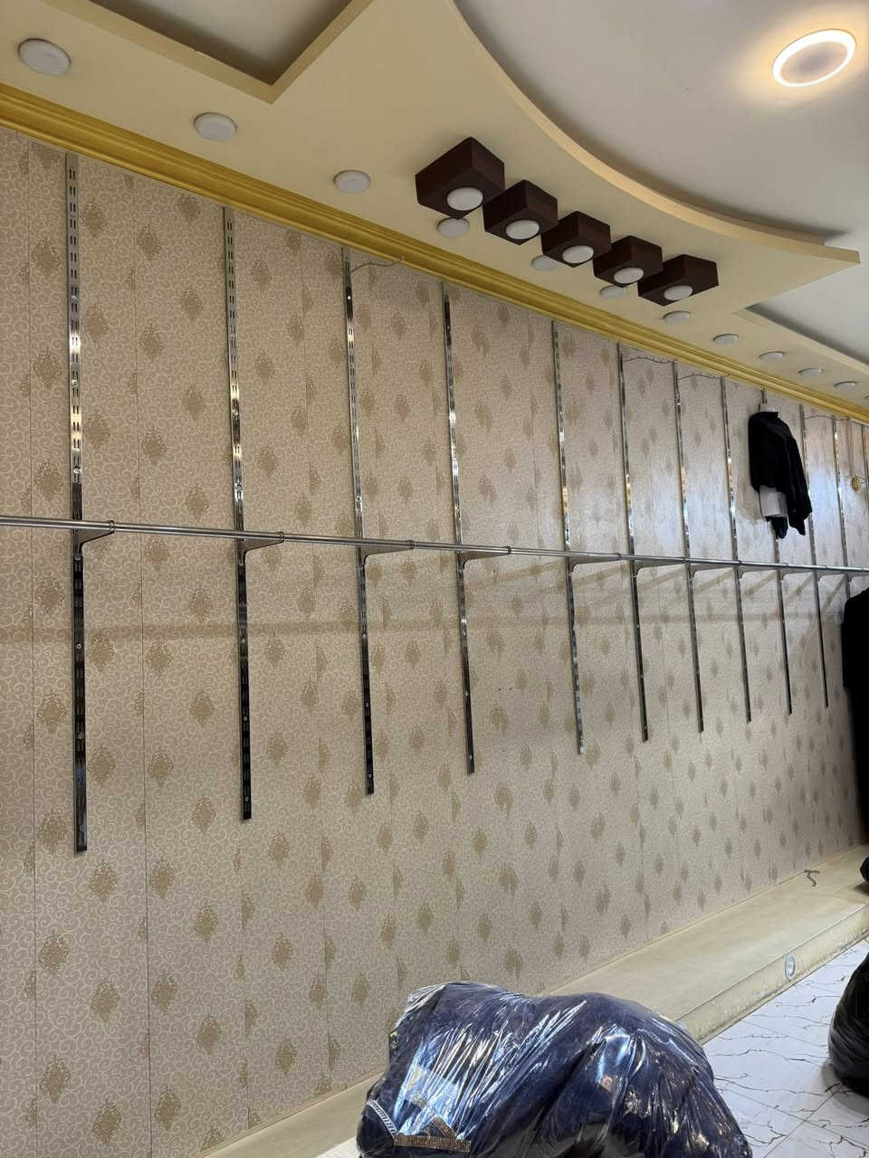 ستاند حائط مال محلات للبيع مع الحاملات مع ستاند متحرك مال محل


**إذا كنت صاحب هذا الإعلان وتريد حذفه لأي سبب، رجاءا أرسل رسالة إلى الدعم الفني**