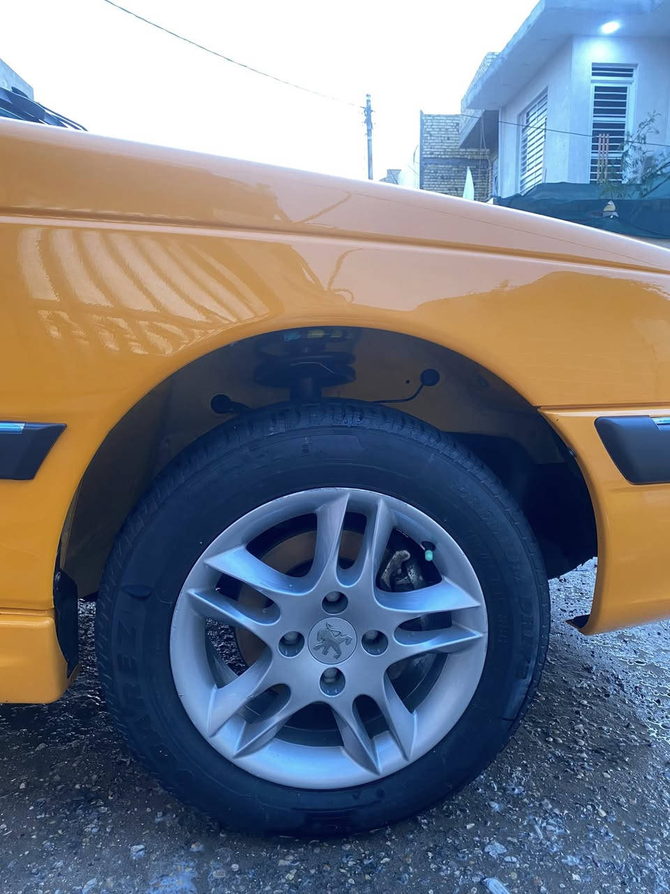 السلام عليكم بيجو بارس موديل 24 كفالة عامه من كلشي منضومه غاز ام 60 حره تحويل ثاني يوم دوشمه عامه السعر 84 وبيه مجال حك جيتك العنوان واسط الكوت مركز آلمدينه مامتواجد عل نت الرقم ***********
